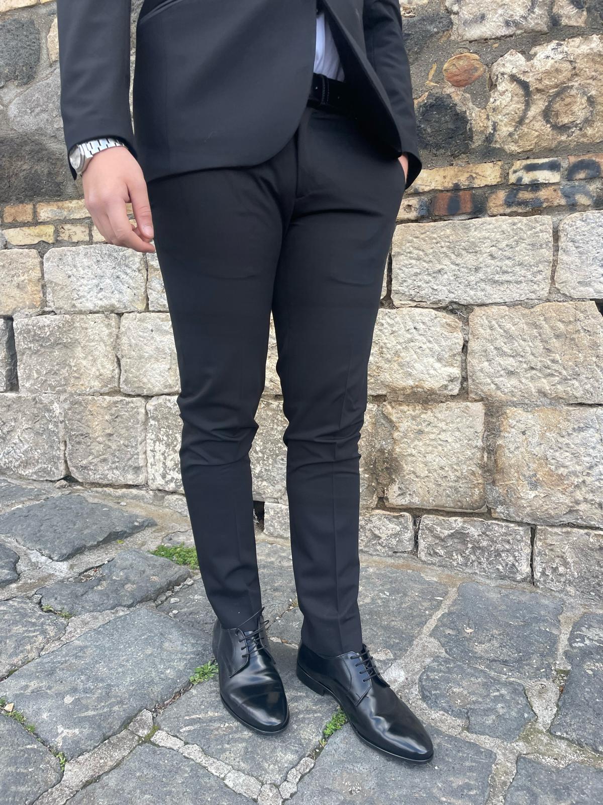 Abito smoking 2 pezzi mod Maggio S 17 Milano
tessuto elasticizzato elegante