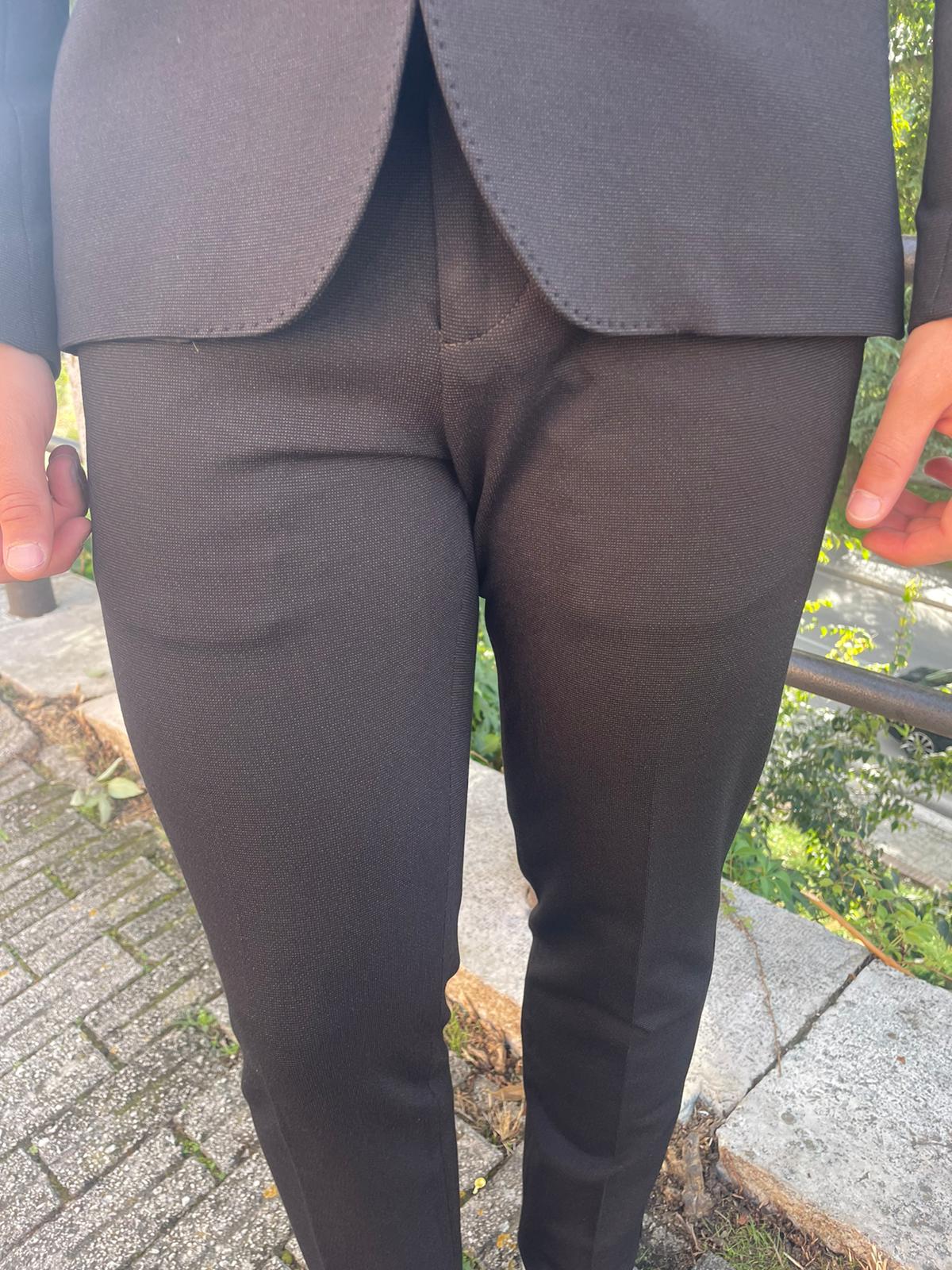 Abito monopetto S 17 Milano modello Effusion tessuto elasticizzato vestibilità slim fit