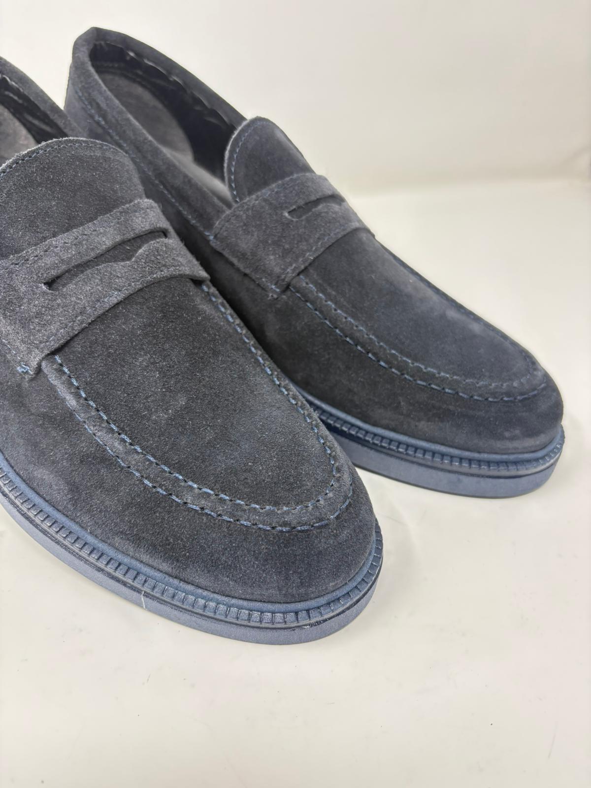 Mocassino College in Pelle Scamosciata con Fondo Vibram – Made in Italy