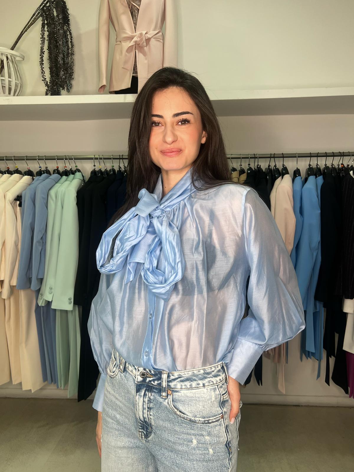 Camicia Donna in Mussola con Fiocco – Leggerezza e Raffinatezza