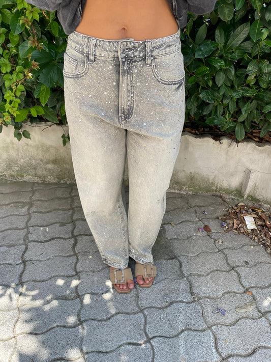 Jeans Balloon con Strass – Stile e Comfort