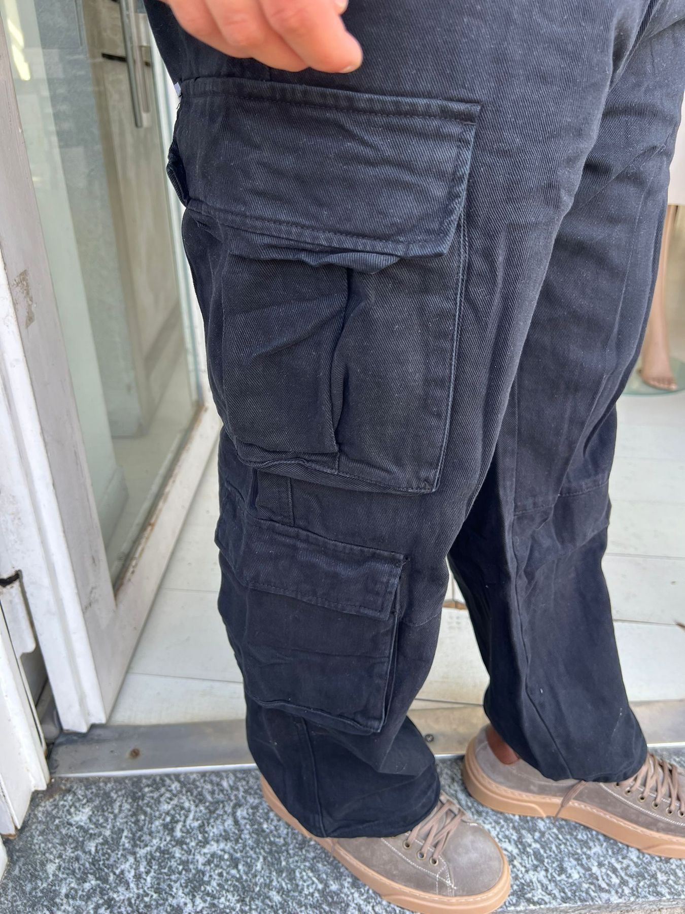 Pantalone cargo 8 tasche gamba larga