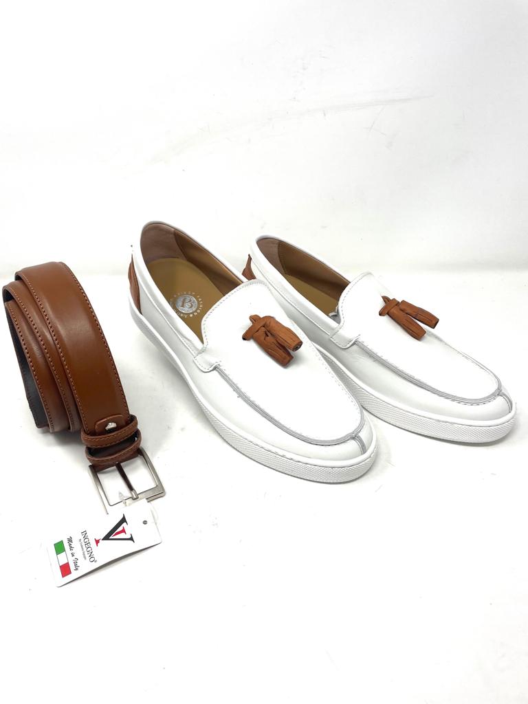 Mocassino con nappine modello Maddalena in vera pelle bicolore made in Italy fondo gomma cucito