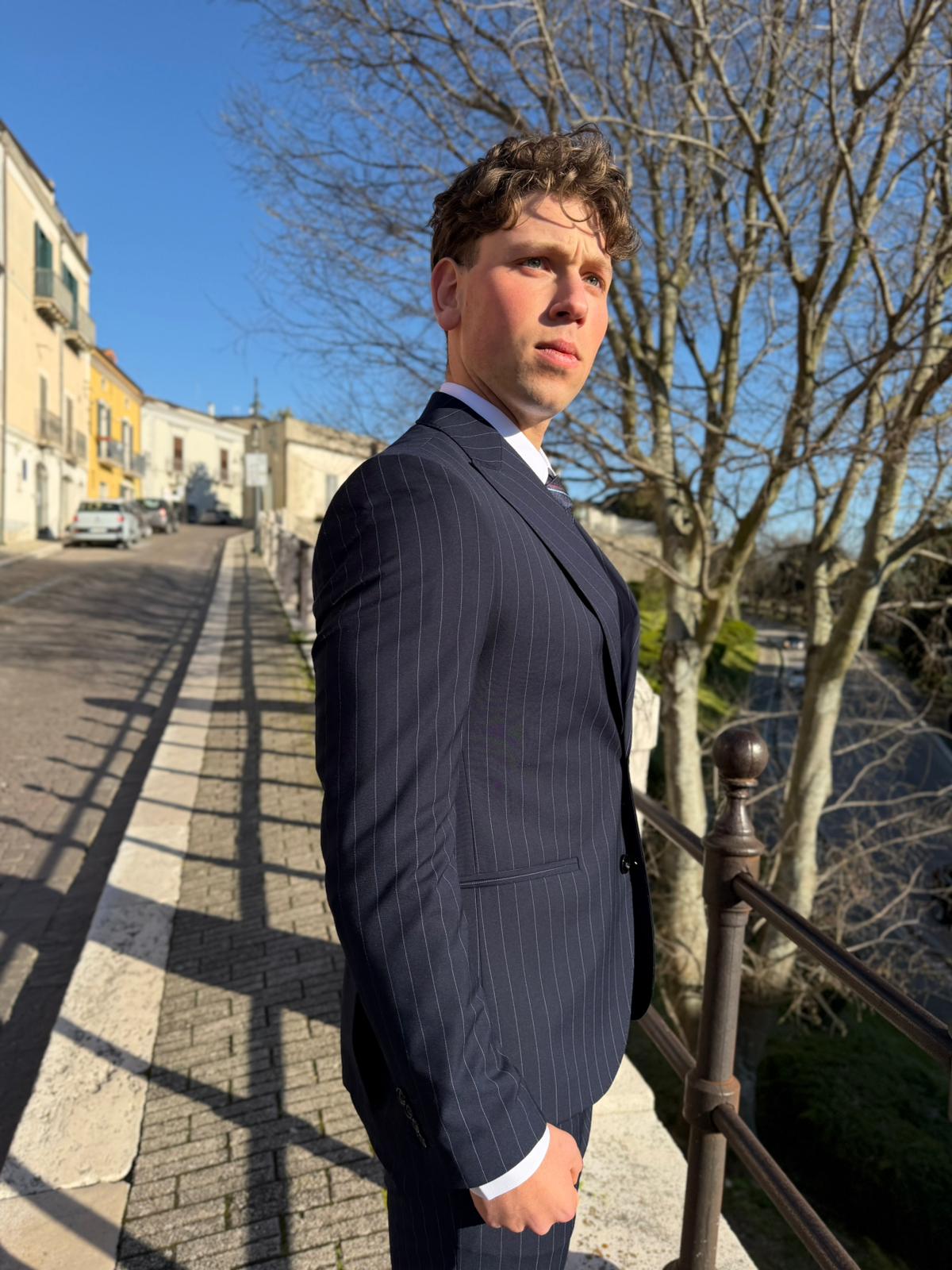 Abito Uomo Gessato Modello Michelangelo – Petto a Lancia Slim Sartoriale