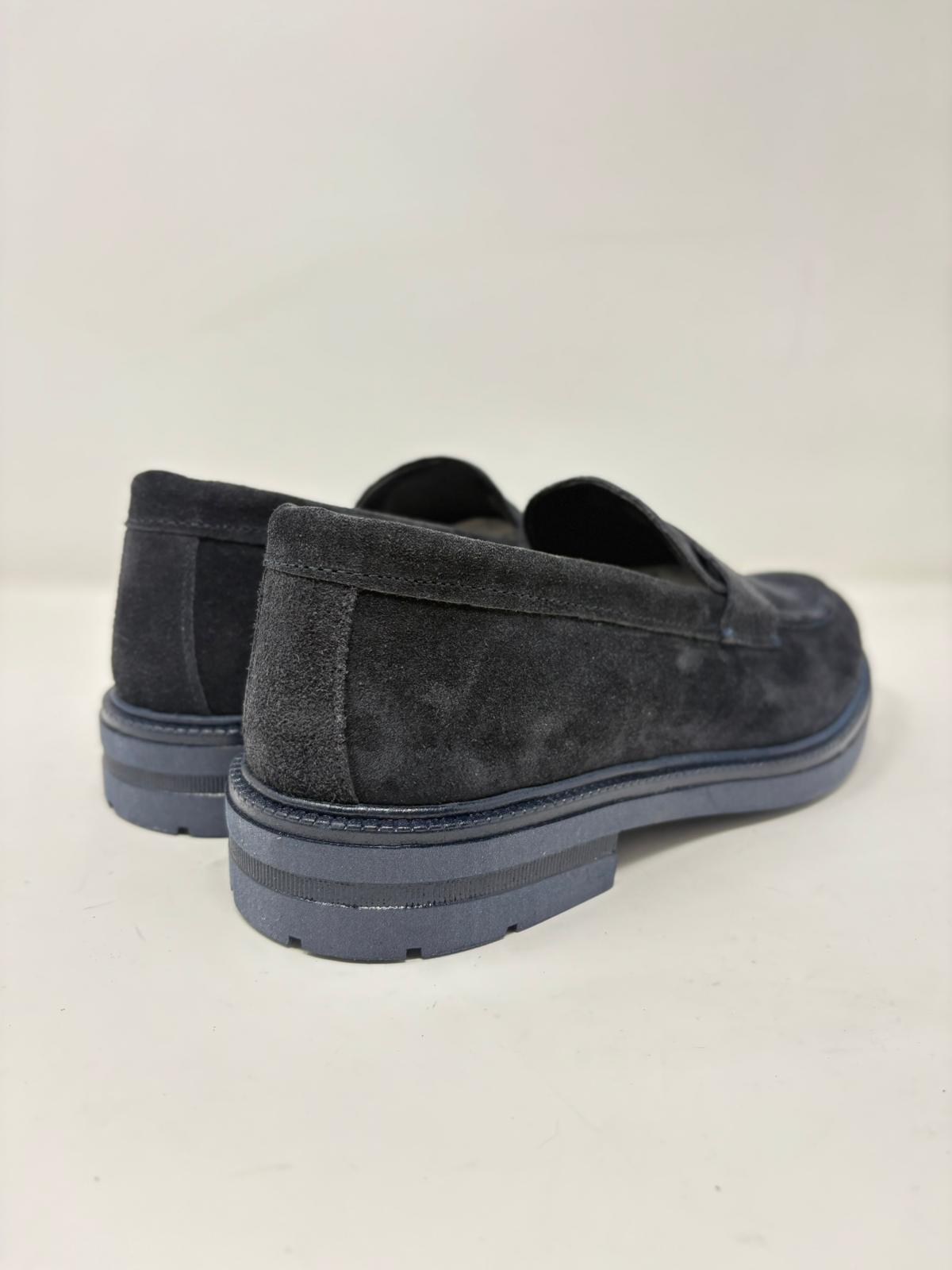 Mocassino College in Pelle Scamosciata con Fondo Vibram – Made in Italy