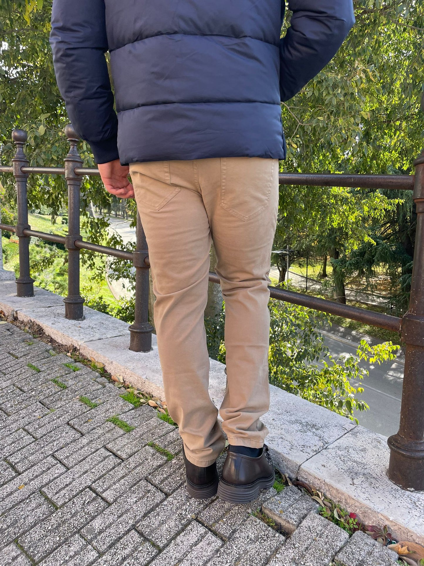 Pantalone 5 tasche tessuto elasticizzato