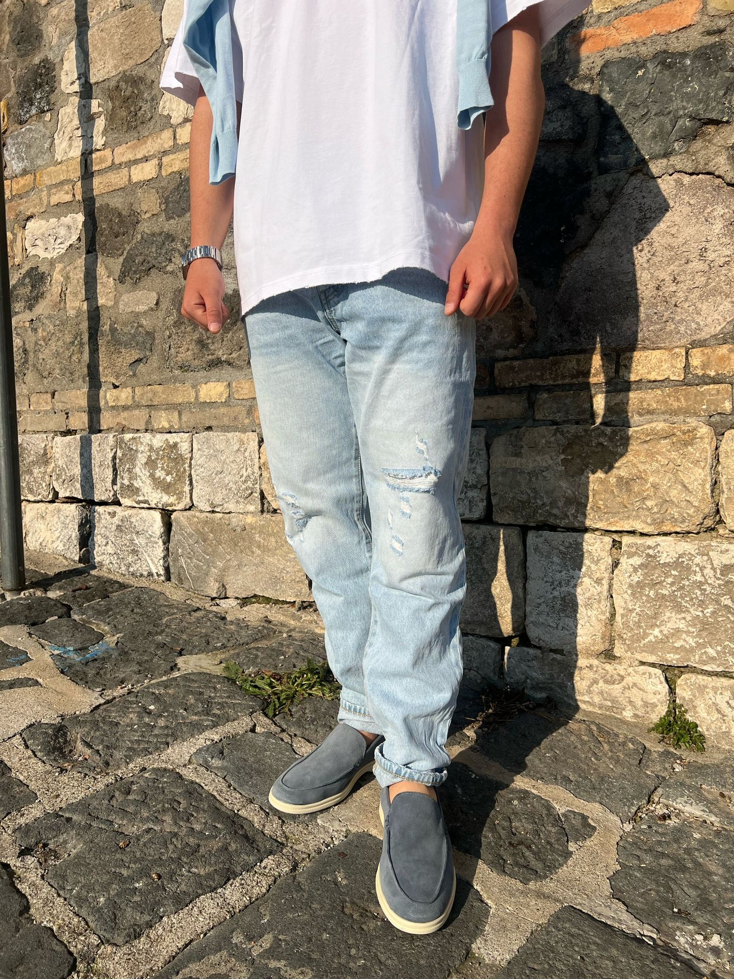 Jeans Uomo con Strappi – Lavaggio Chiaro e Stile Urban