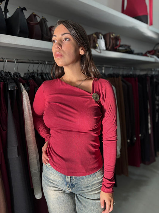 Maglia scollo asimmetrico