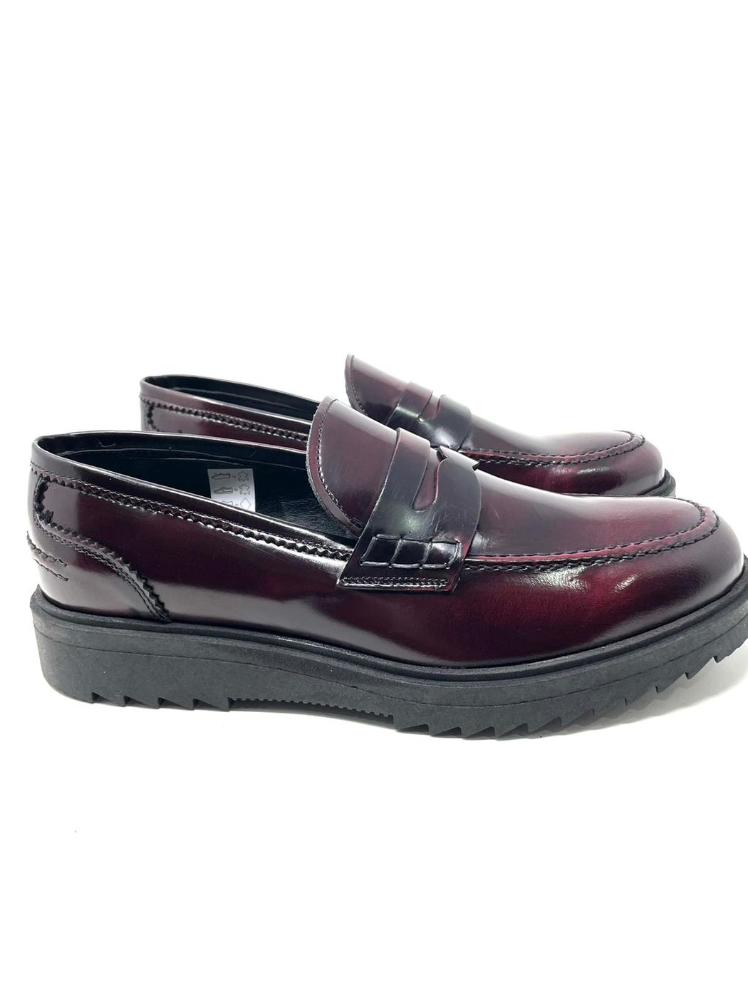 Patent moccasin with toothed rubber sole, real leather, made in Italy 