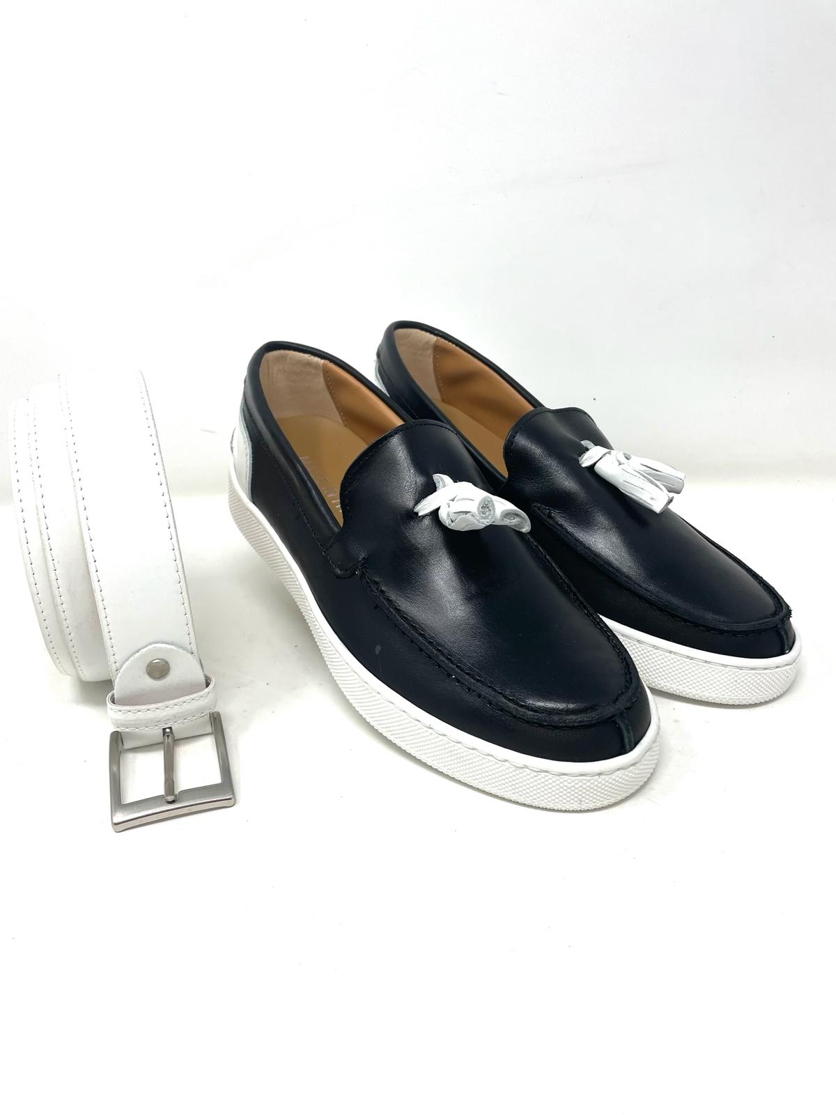 Mocassino con nappine modello Maddalena in vera pelle bicolore made in Italy fondo gomma cucito