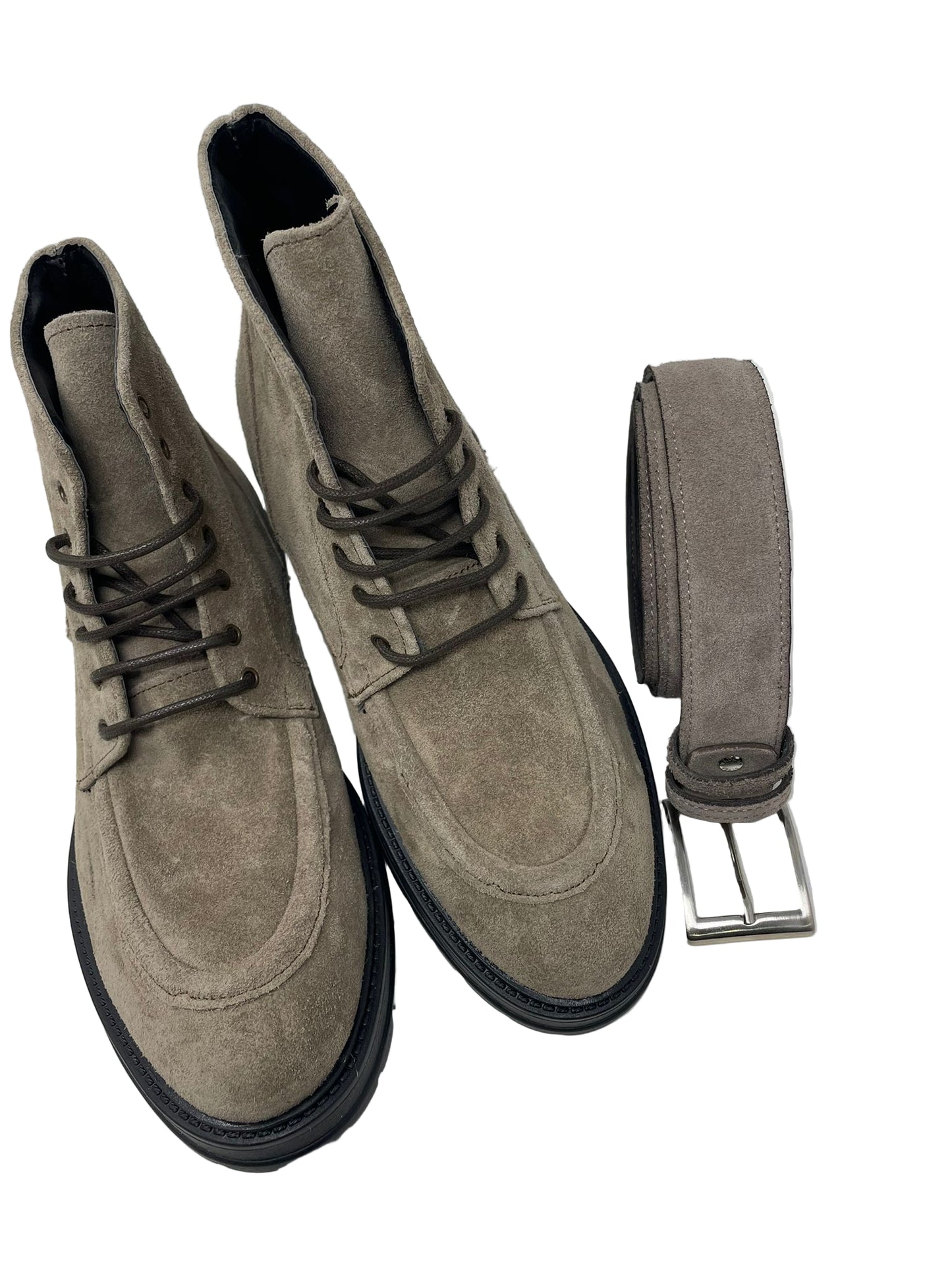 Stivaletto norvegese scamosciata con cucitura ad ago fondo vibram in vera pelle