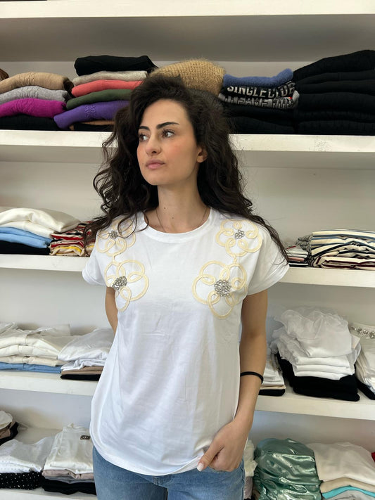 T-shirt con fiori e strass