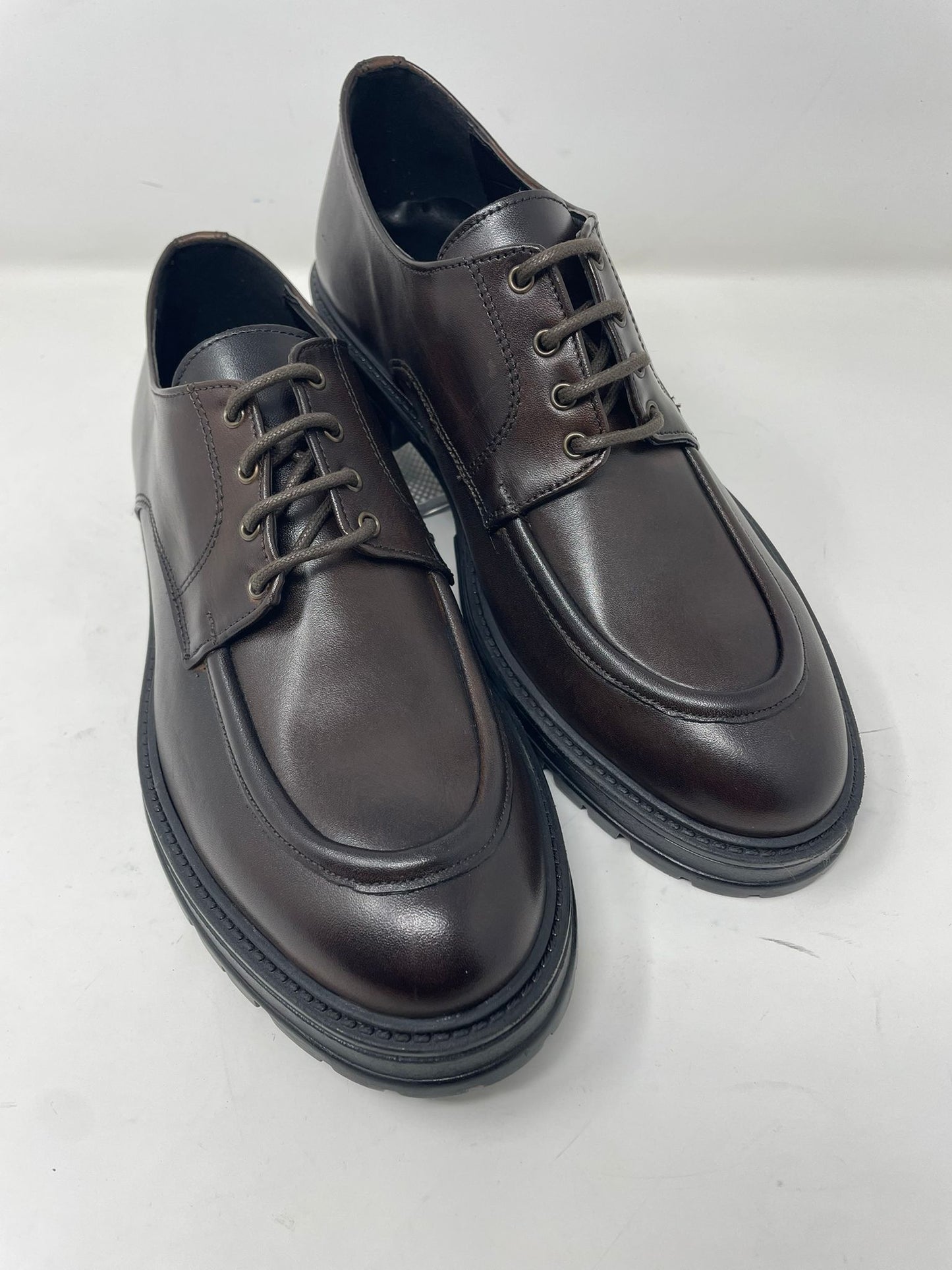 Stringata da uomo lavorata ad ago fondo vibram in vera pelle MADE IN ITALY