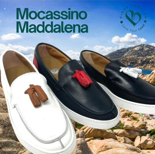 Mocassino con nappine modello Maddalena in vera pelle bicolore made in Italy fondo gomma cucito
