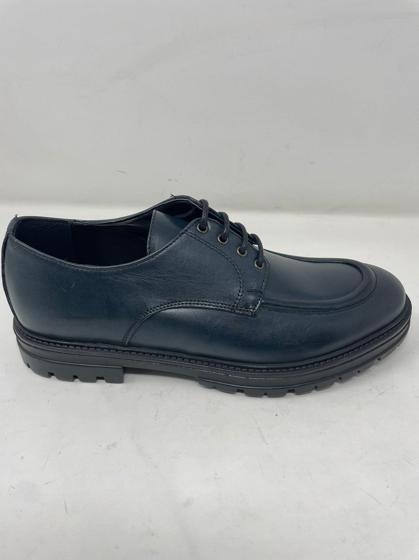 Stringata da uomo lavorata ad ago fondo vibram in vera pelle MADE IN ITALY