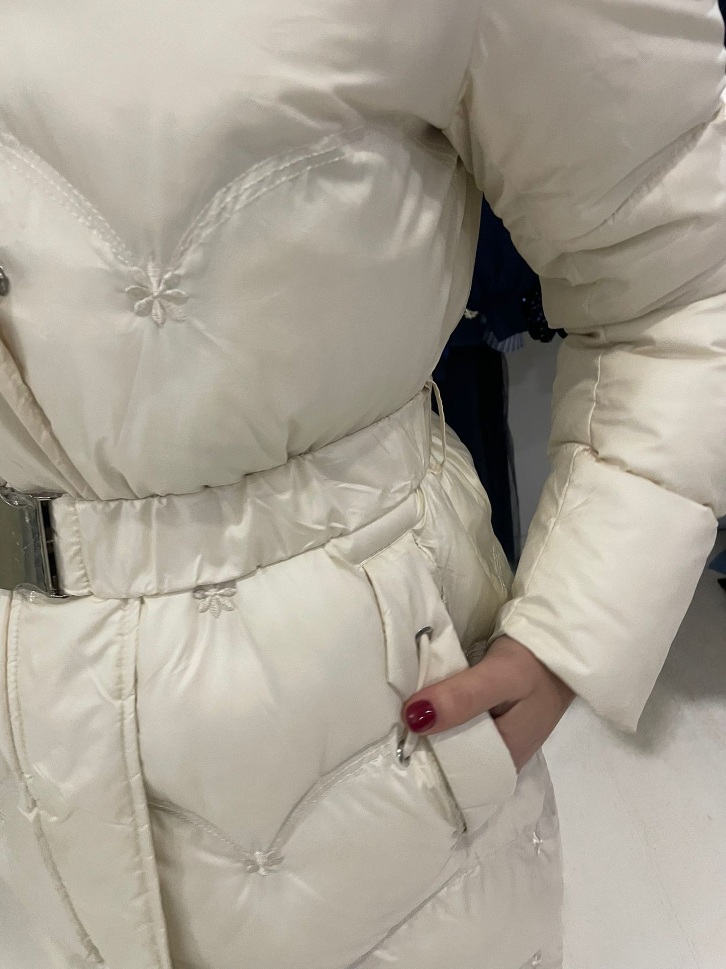 piumino lungo cintura con cappuccio pelliccia