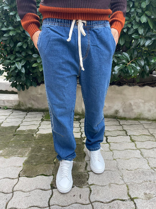 Jeans con elastico in vita e riga laterale