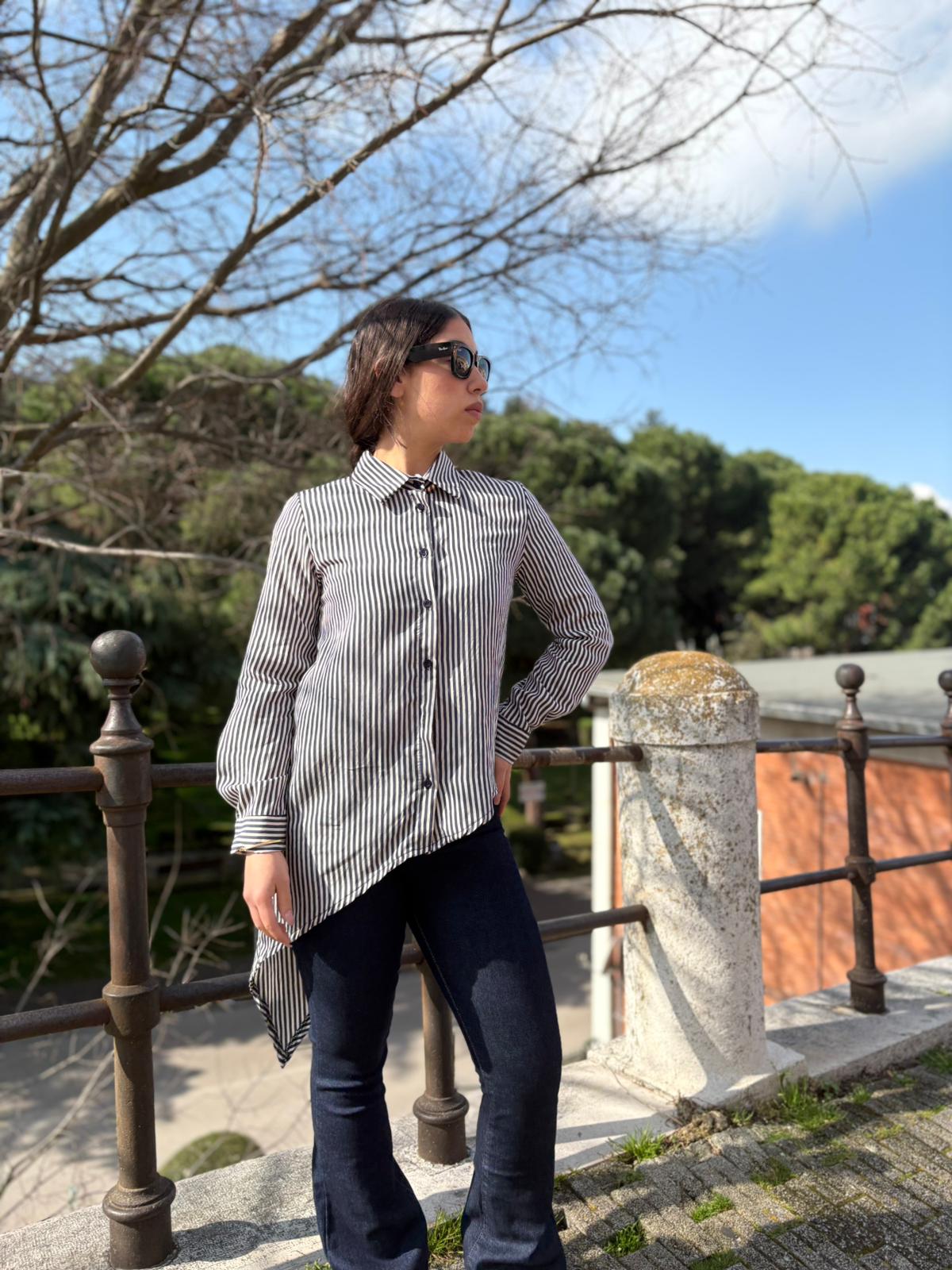 Camicia Donna Rigata Asimmetrica