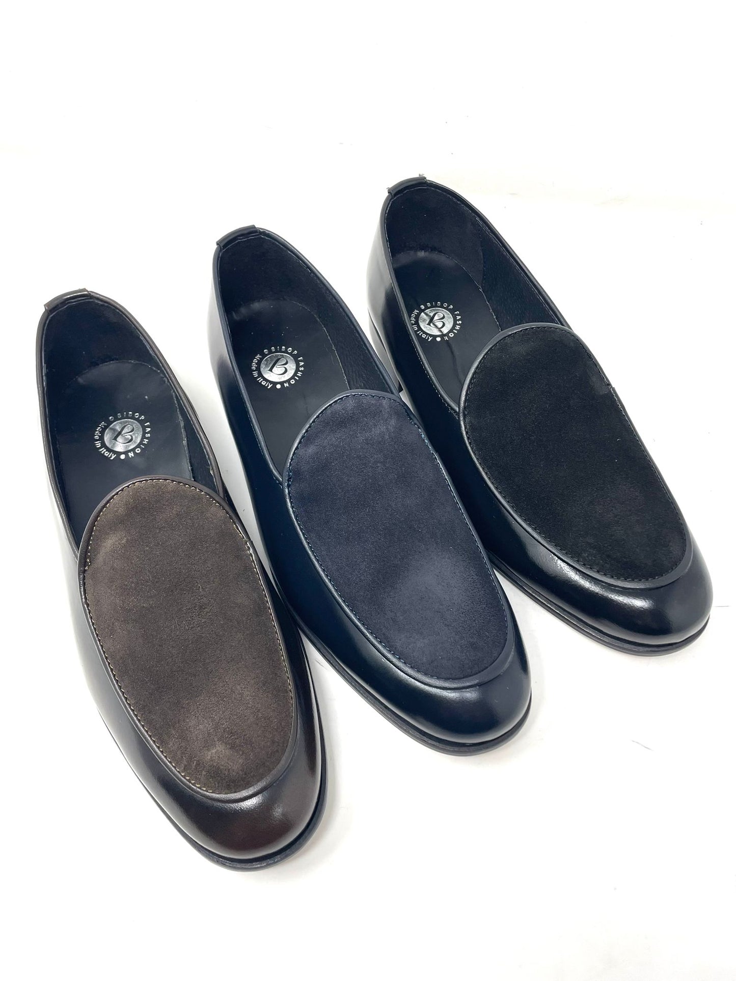 Mocassino in Pelle con Ovalino Scamosciato – Fondo Cuoio Cucito