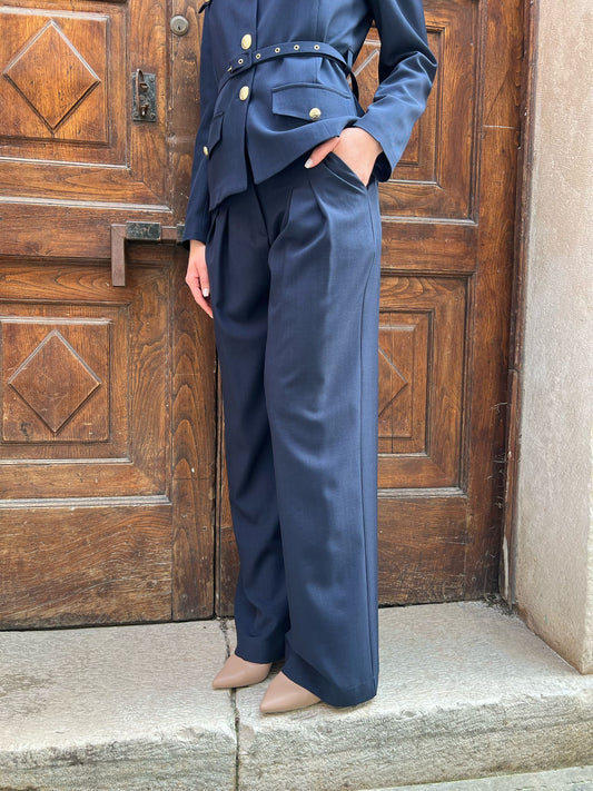 Pantalone donna Largo con Pences – Comfort e Stile Sartoriale