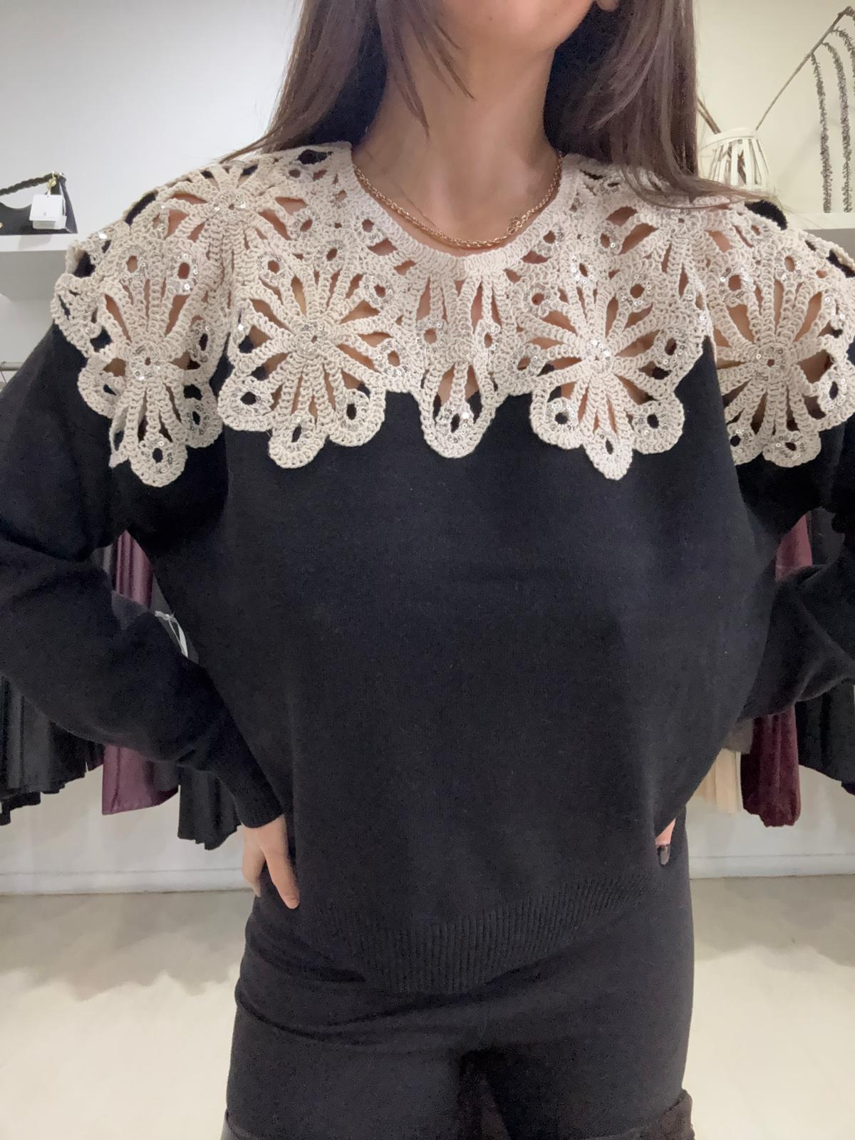 Maglia ricami e strass