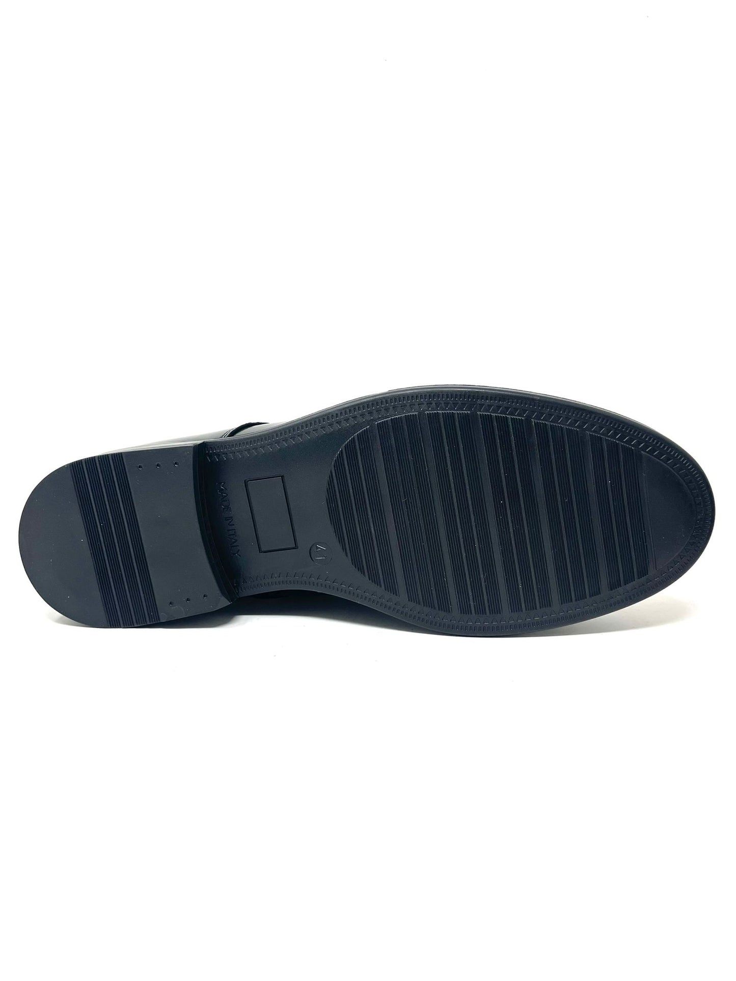 Scarpa Stringata in pelle abrasivata con fondo gomma made in italy