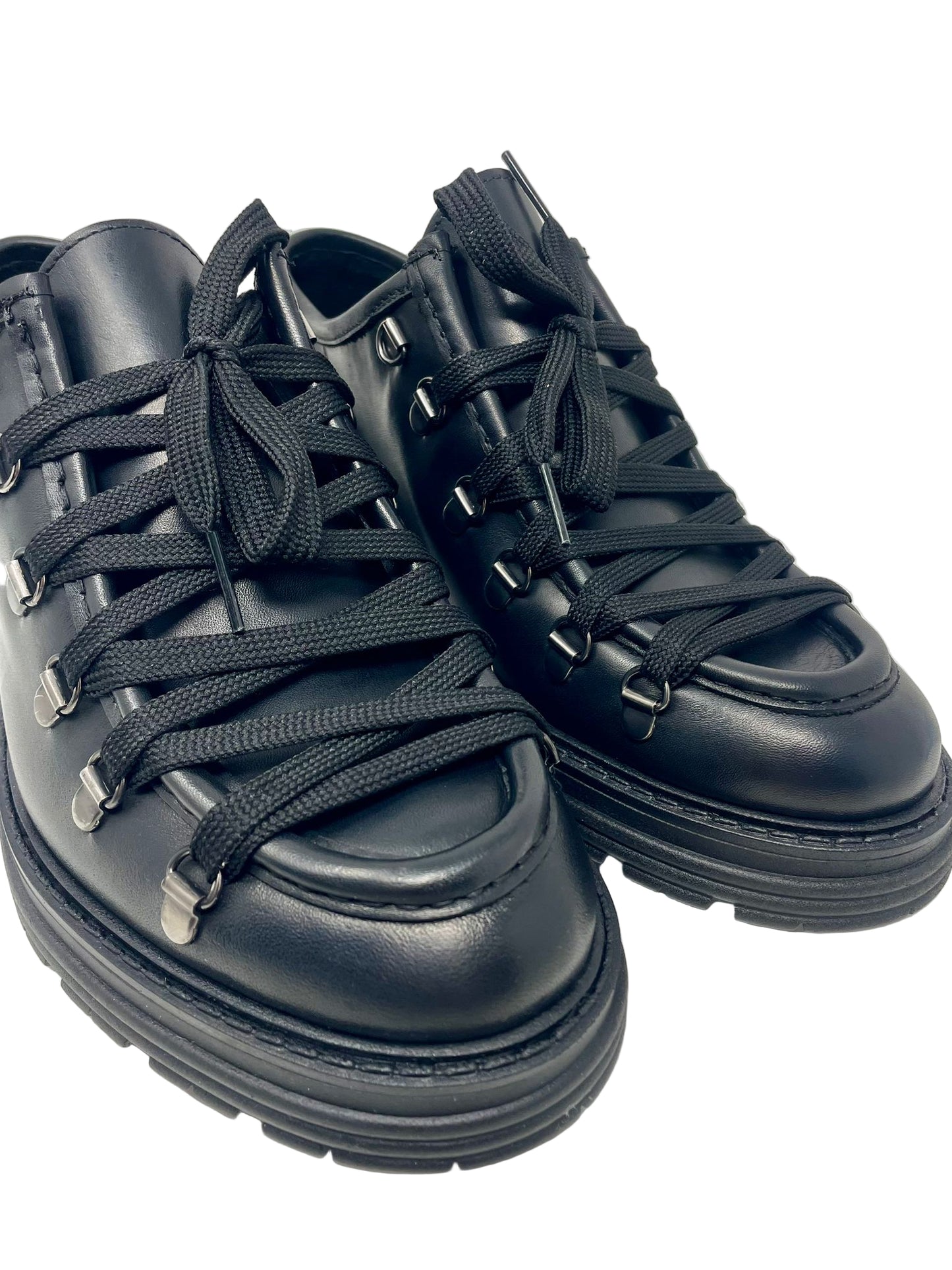 Pedula bassa in pelle di vitello fondo vibram