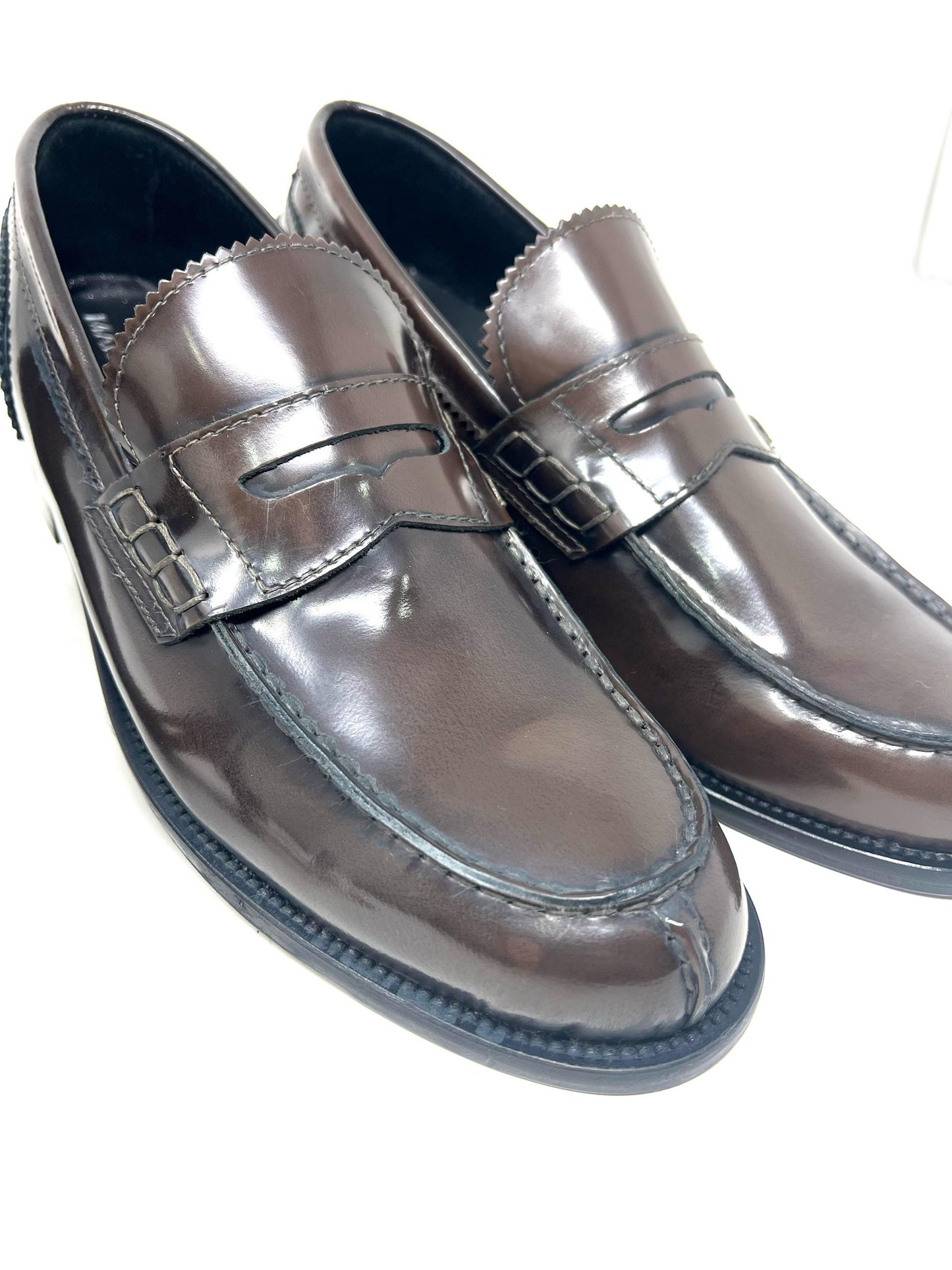 College real leather, leather sole with anti-slip sole