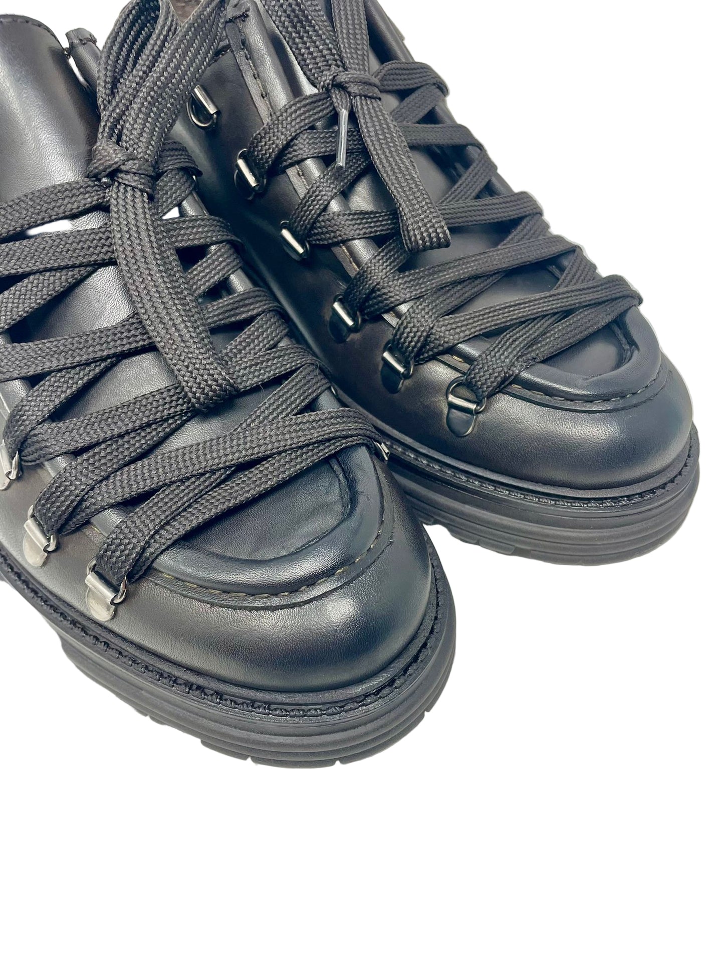 Pedula bassa in pelle di vitello fondo vibram