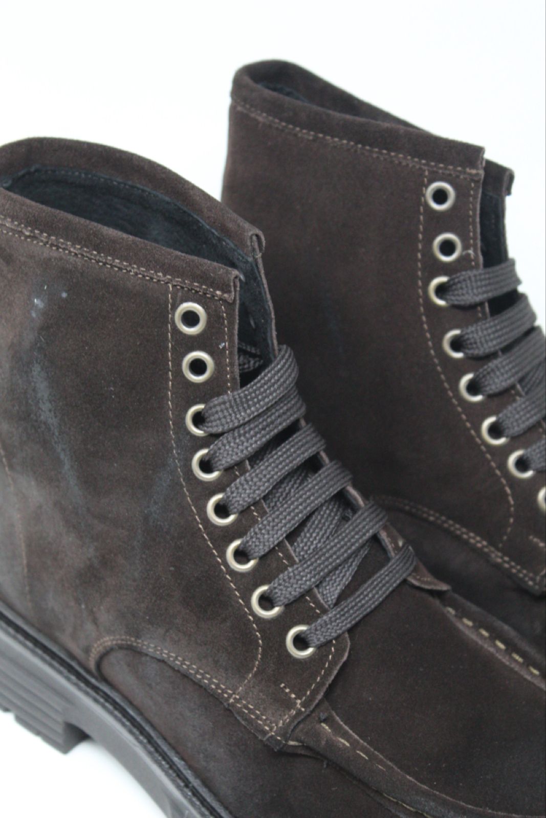 Stivaletto scarponcino pelle scamosciata made in Italy fondo vibram