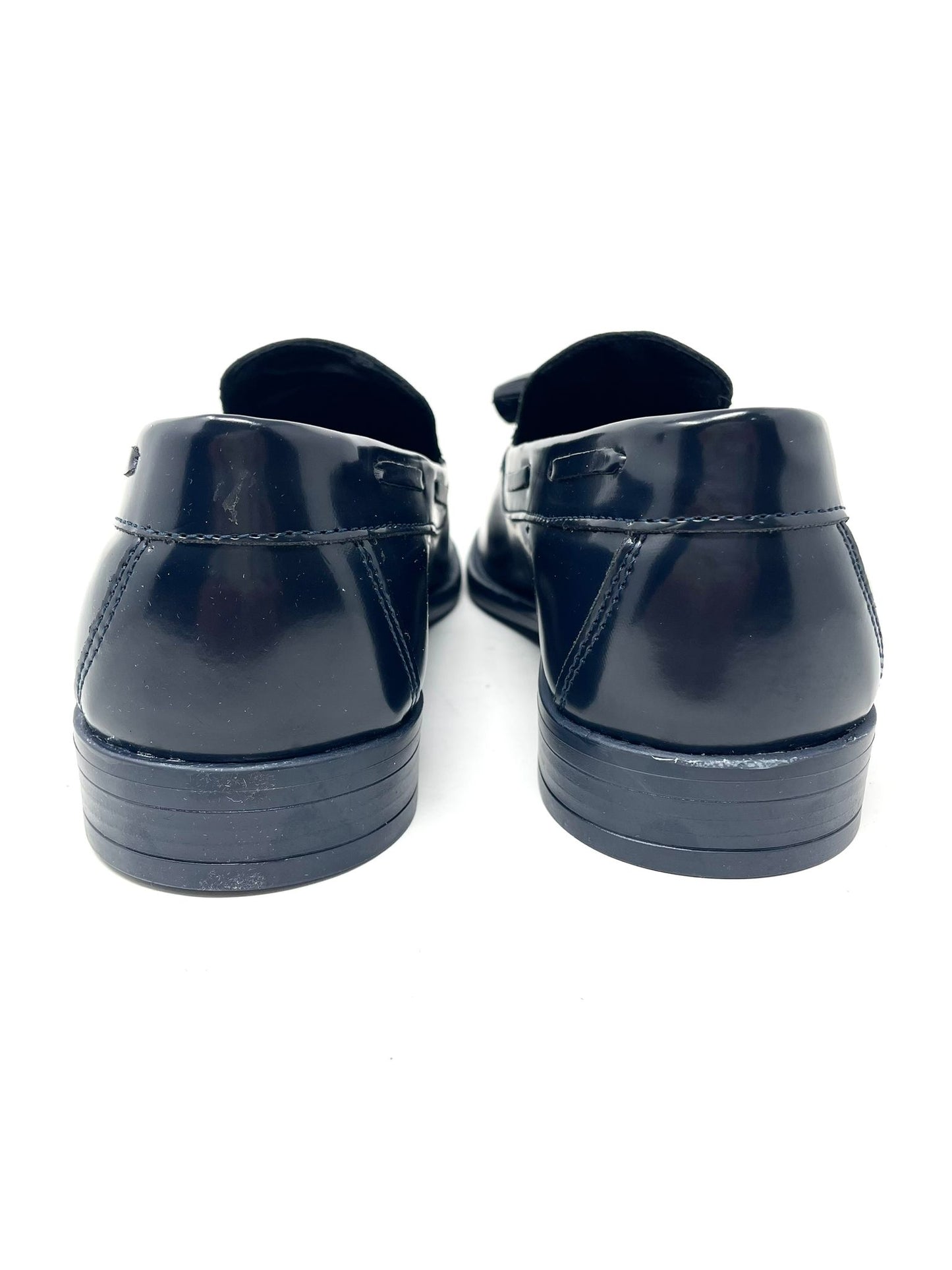 Tassel moccasin in abraivated leather with light rubber sole 
