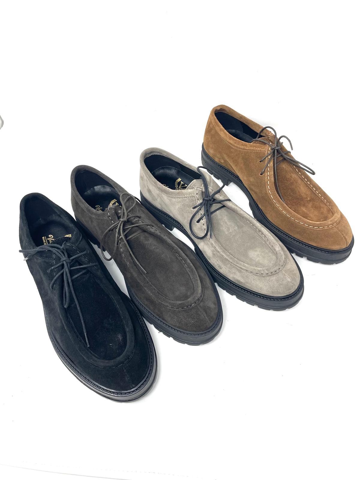 Scarpa modello ingegnere cucita a mano in vera pelle scamosciata  made in italy