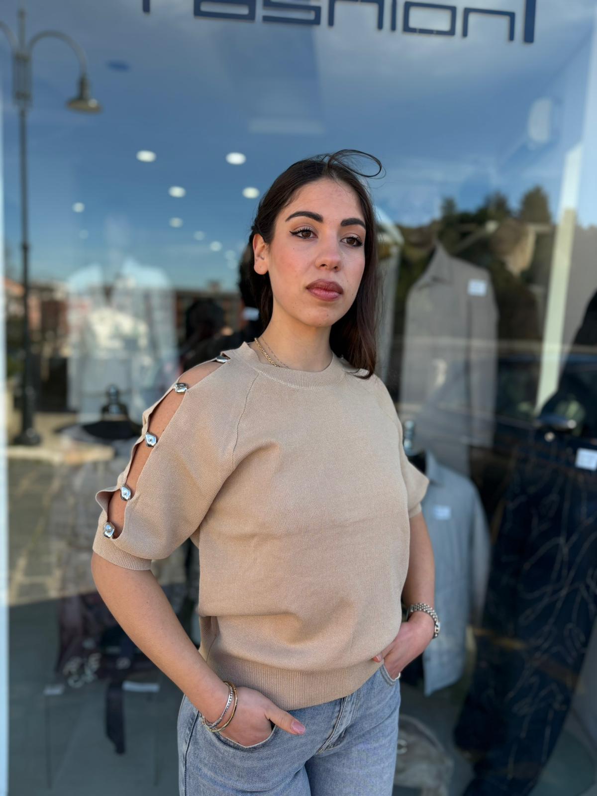 Maglia in Filo Spalla Scoperta