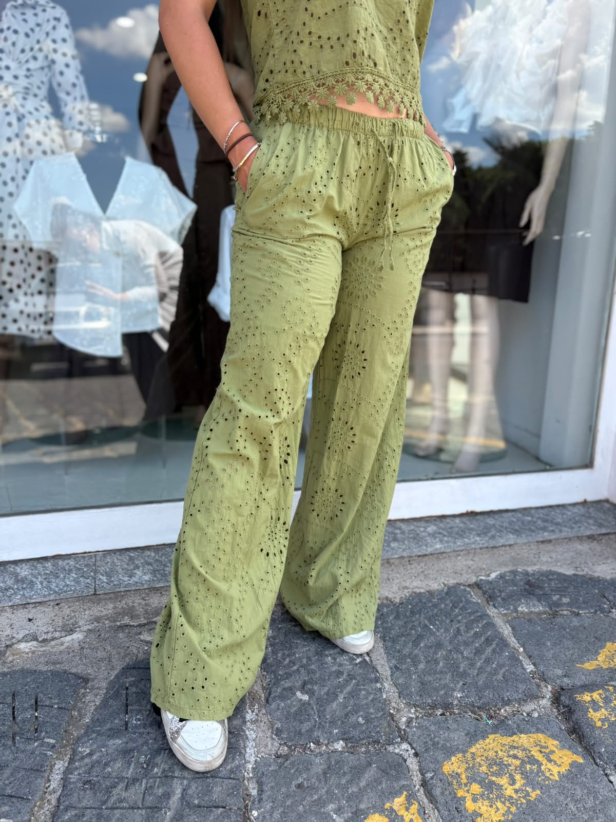 completo Donna con Gilet Corto in Pizzo San Gallo