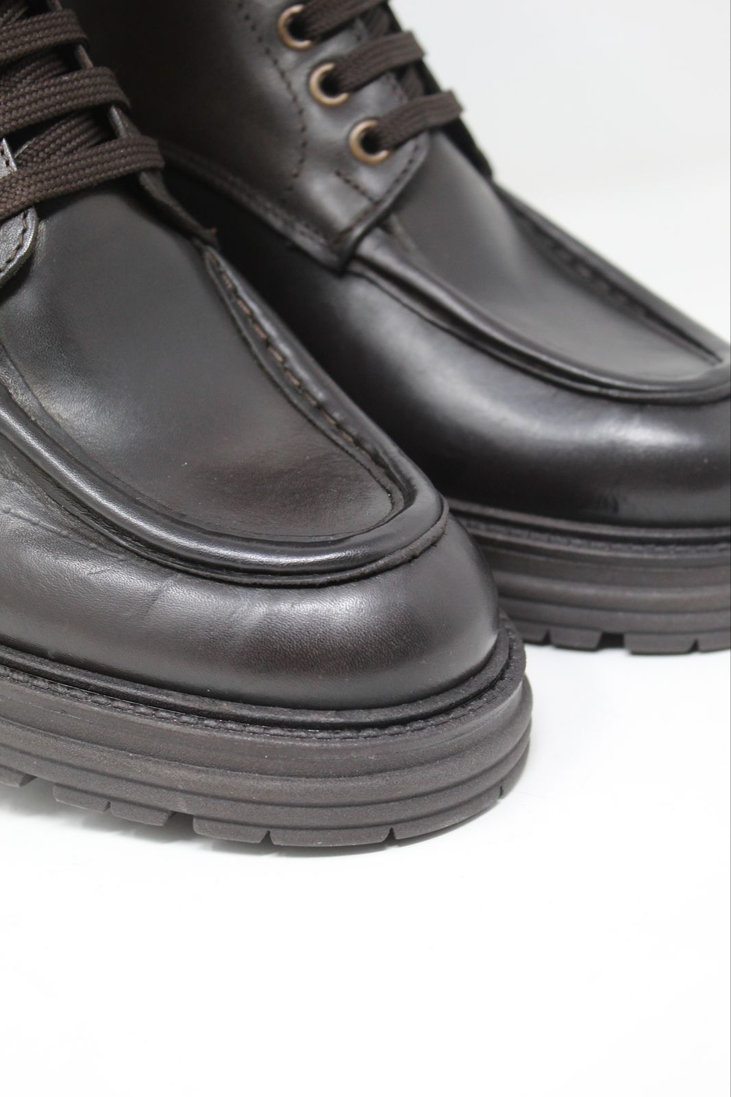 Stivaletto scarponcino vitello pelle spazzolata made in Italy fondo vibram