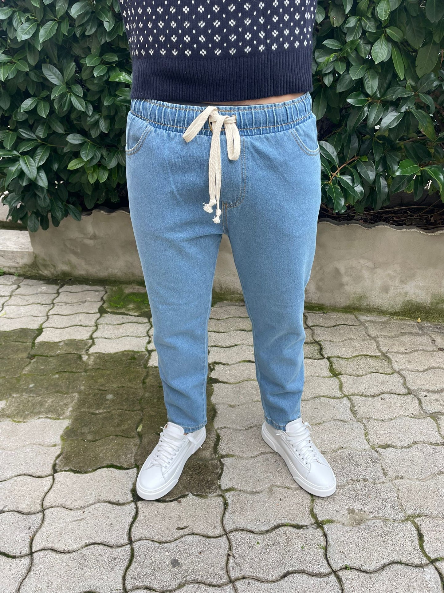 Jeans con elastico in vita
