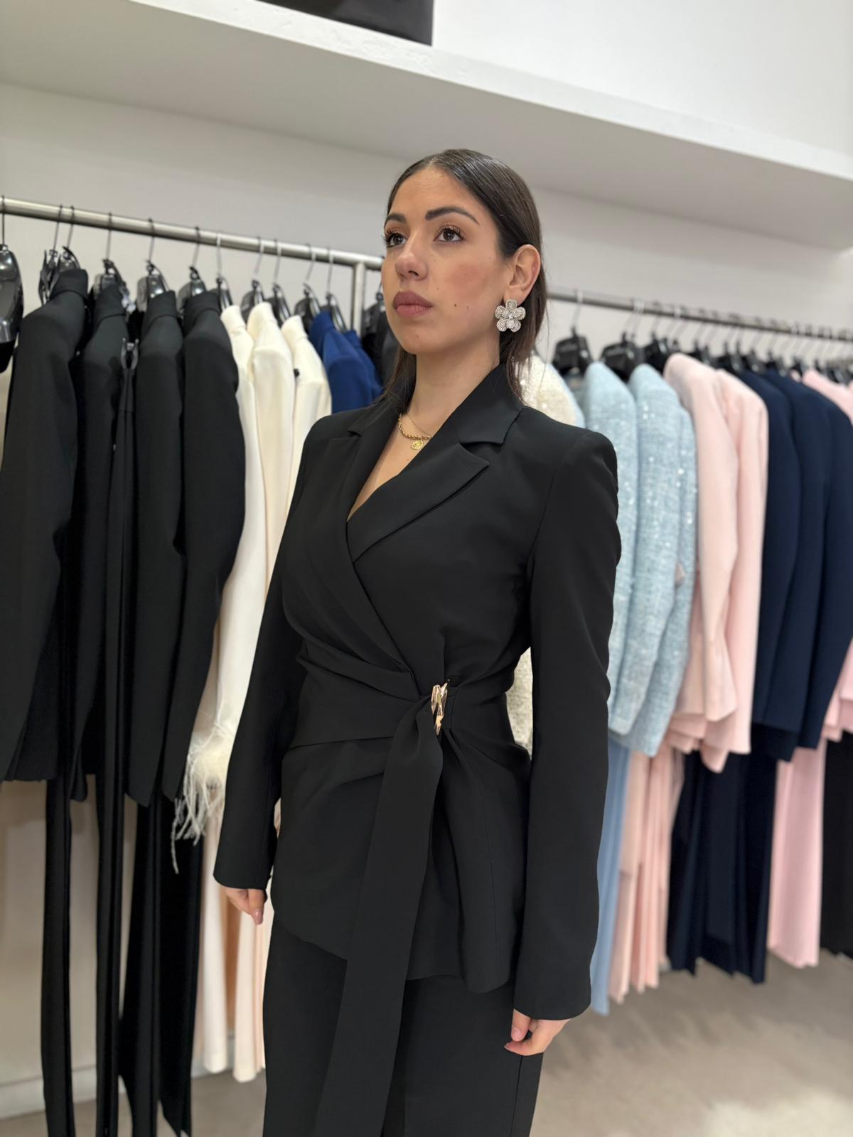 Giacca con Fusciacca e Fibbia – Donna