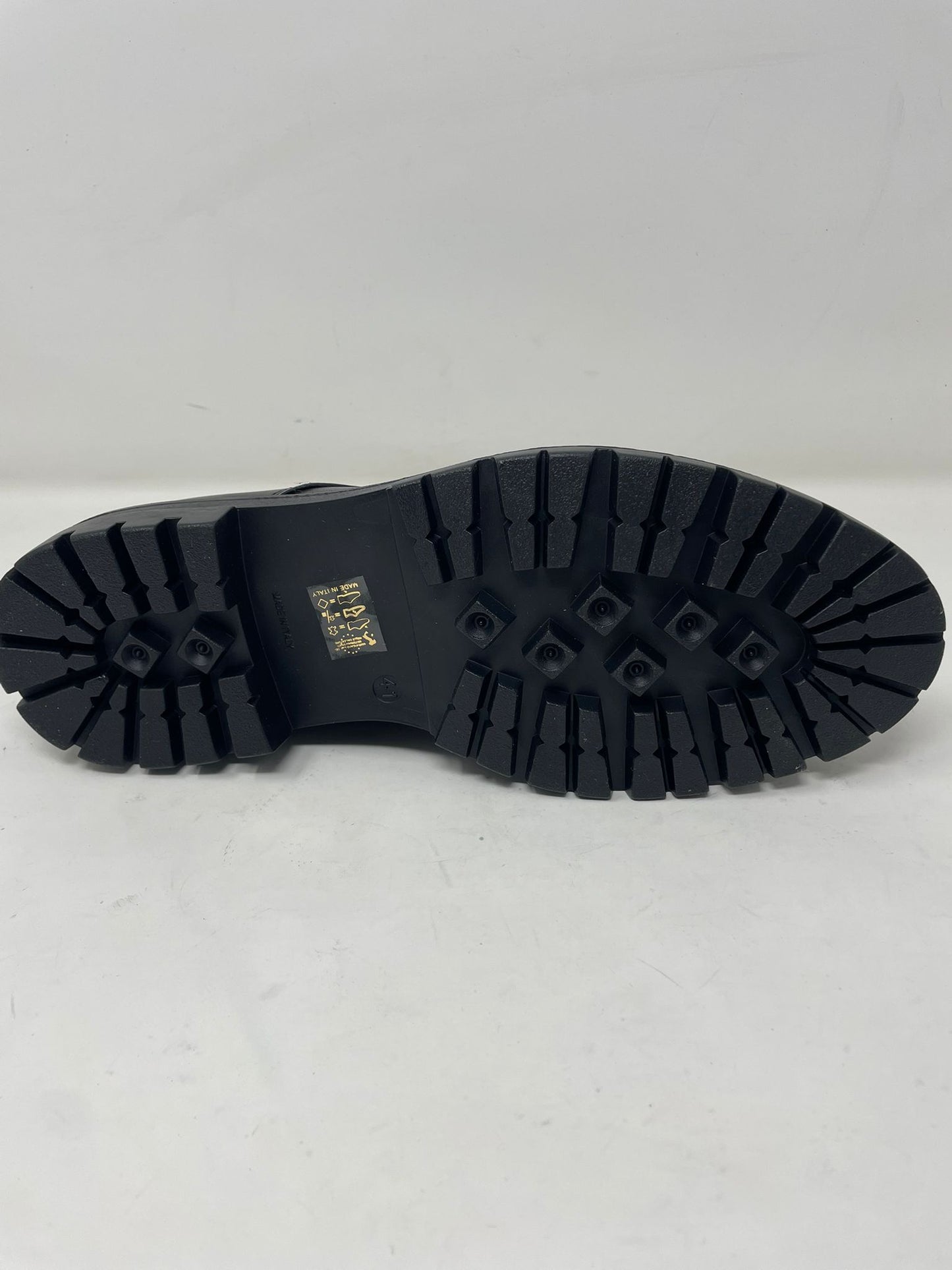 Stringata da uomo lavorata ad ago fondo vibram in vera pelle MADE IN ITALY