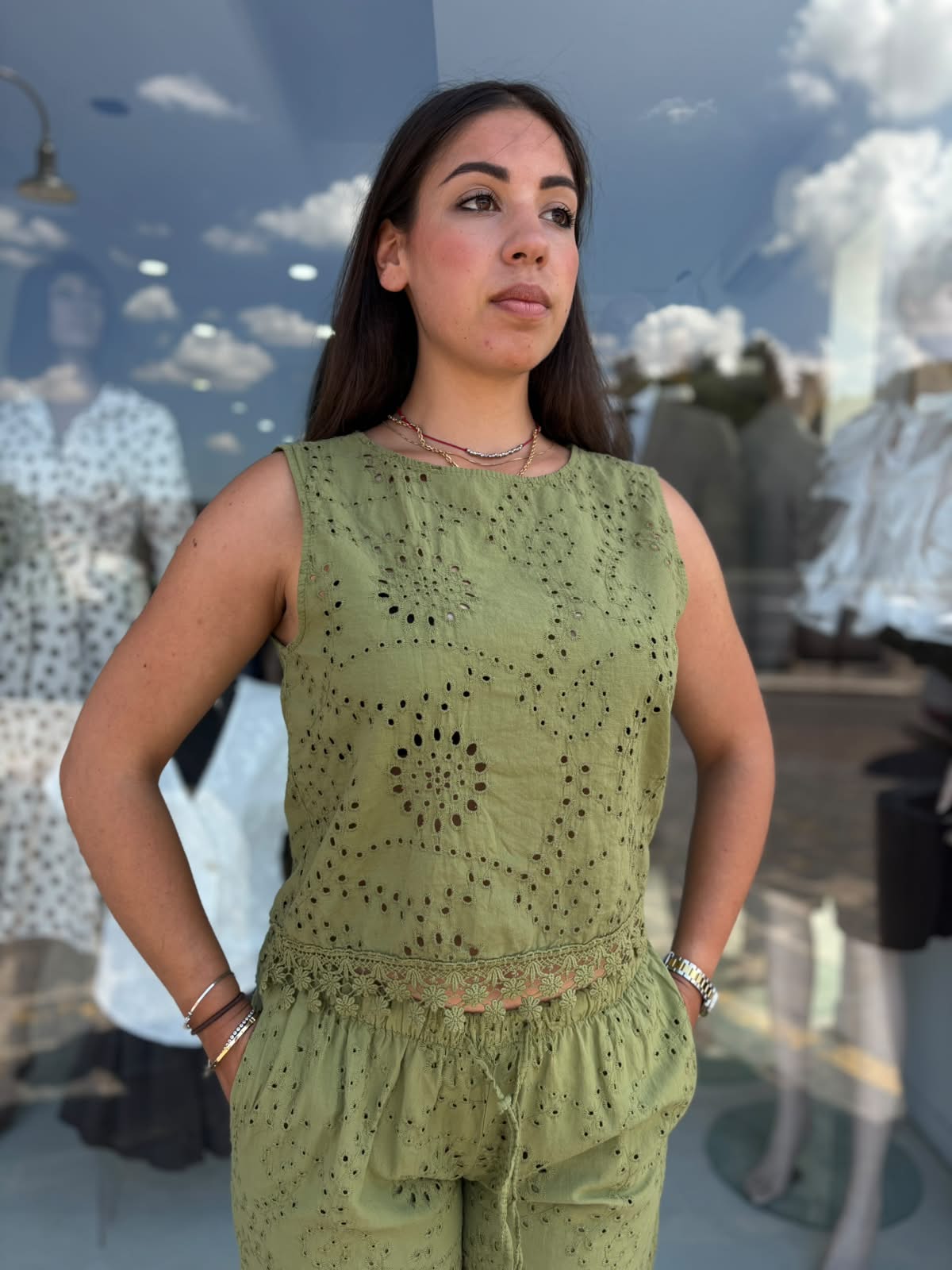 completo Donna con Gilet Corto in Pizzo San Gallo