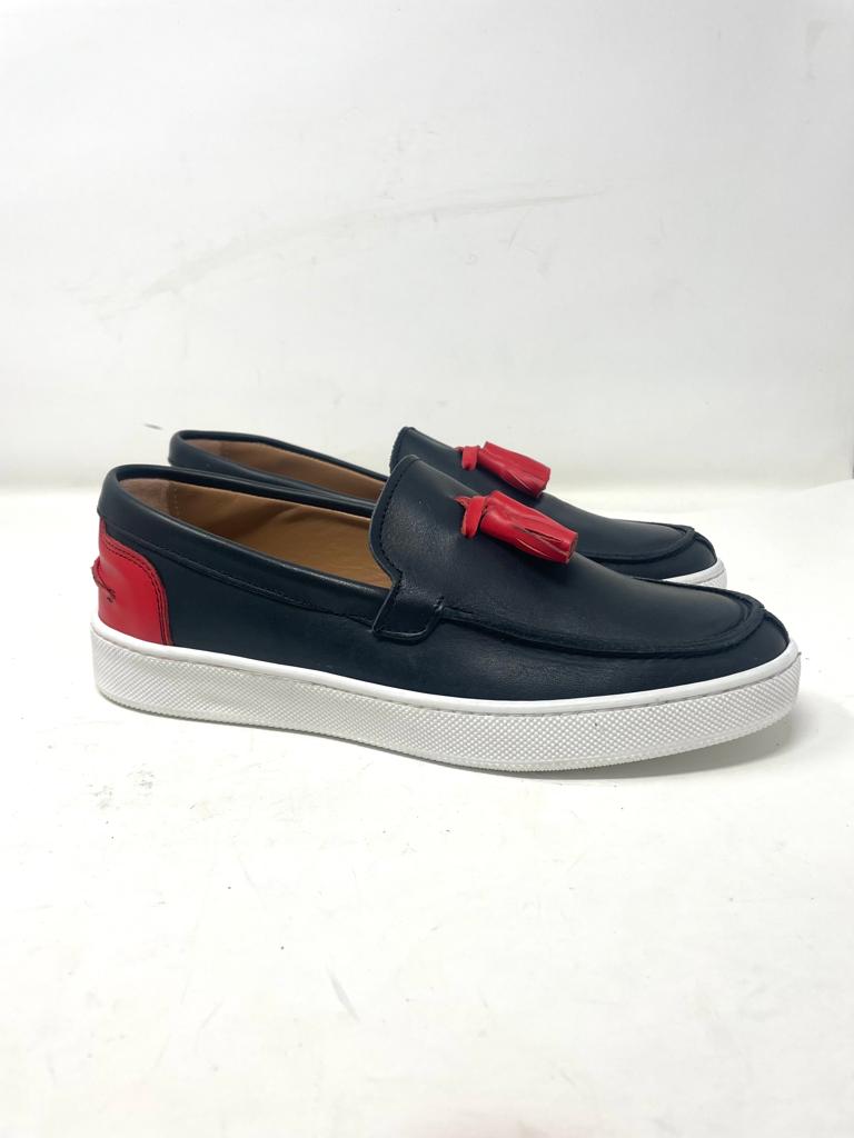 Mocassino con nappine modello Maddalena in vera pelle bicolore made in Italy fondo gomma cucito