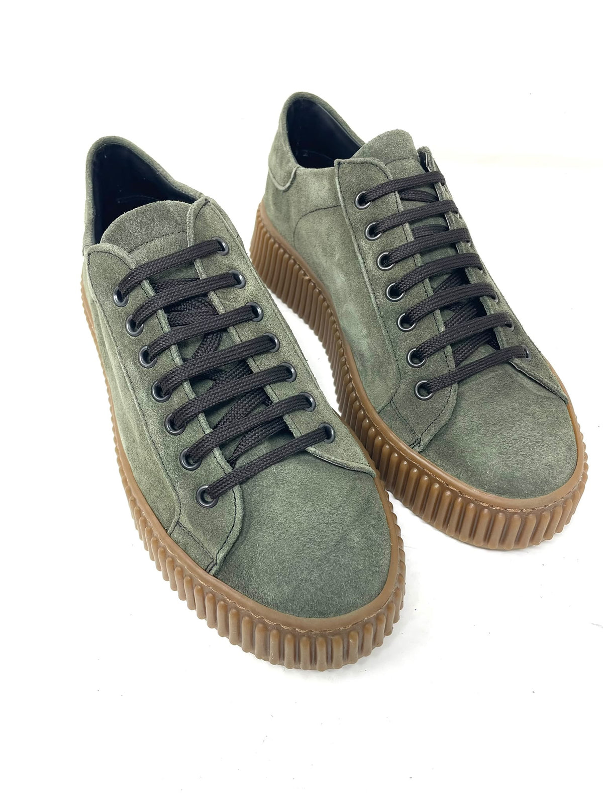Sneaker Uomo in Vera Pelle Scamosciata – Fondo Alto Liquirizia Made in Italy