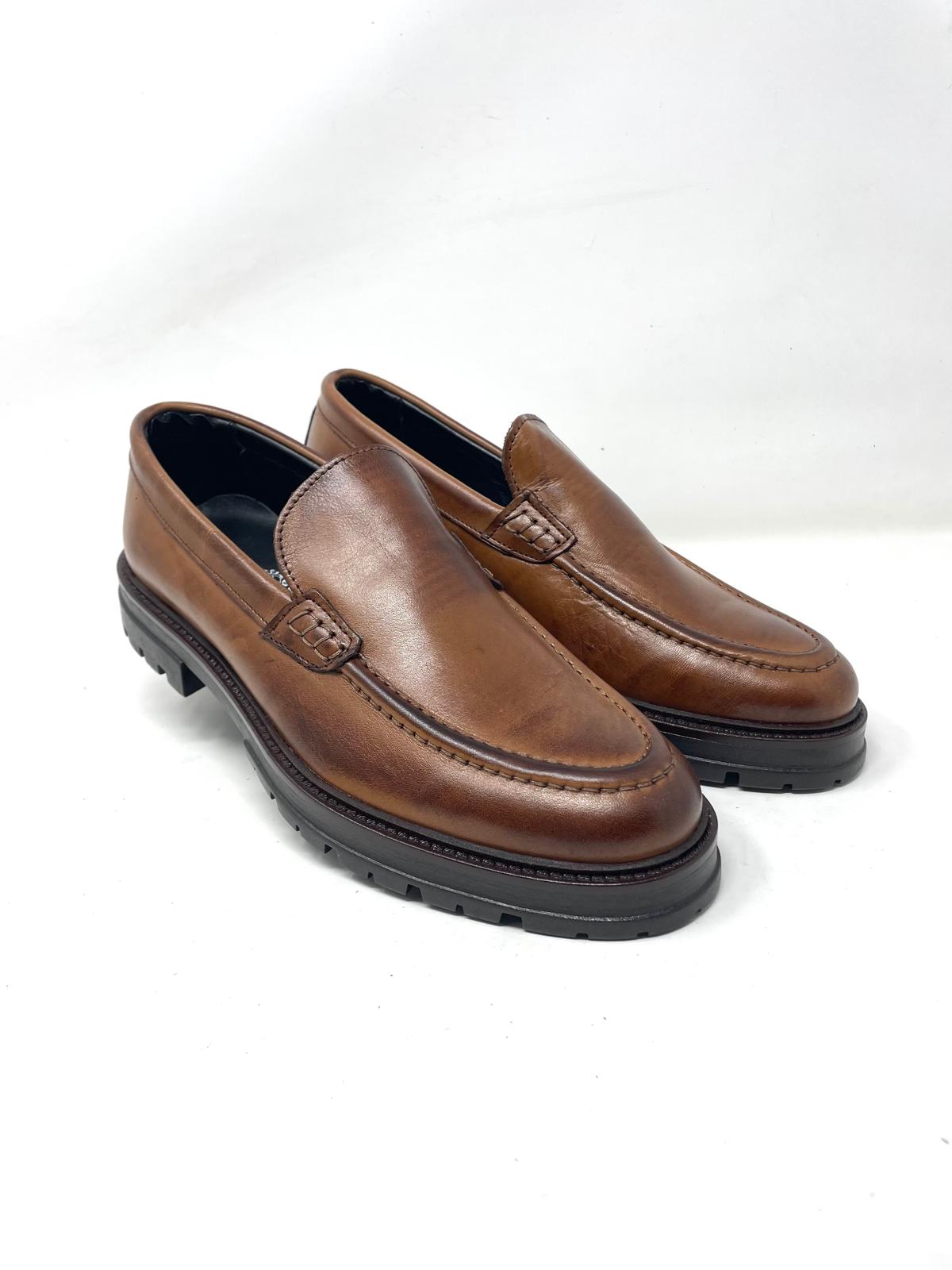 Mocassino liscio fondo vibram in vera pelle made in italy