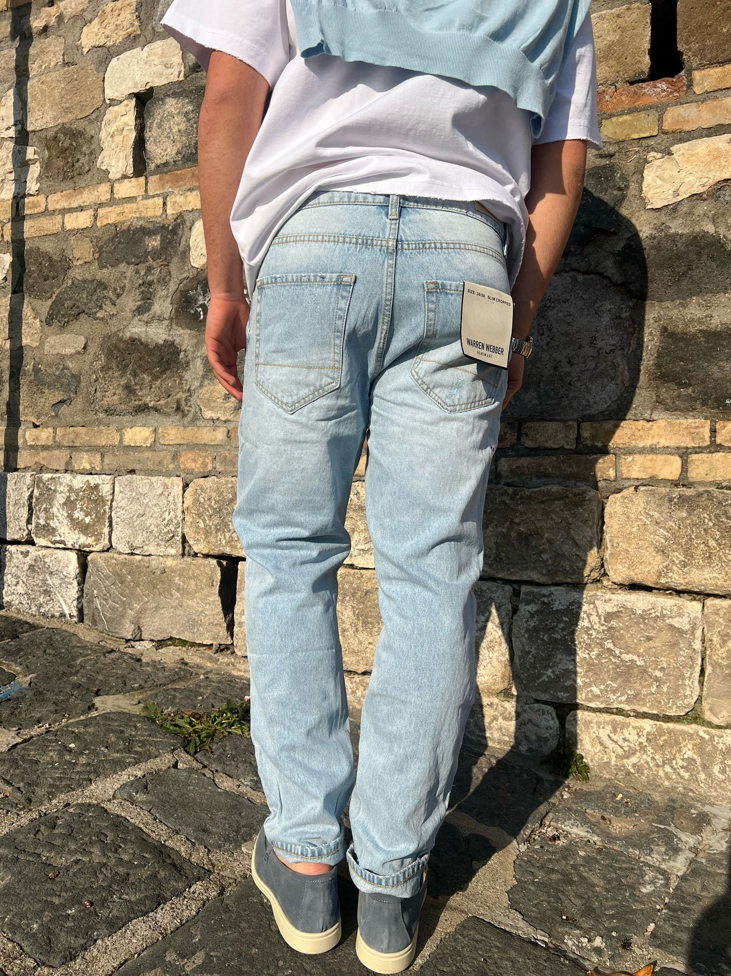 Jeans Uomo con Strappi – Lavaggio Chiaro e Stile Urban