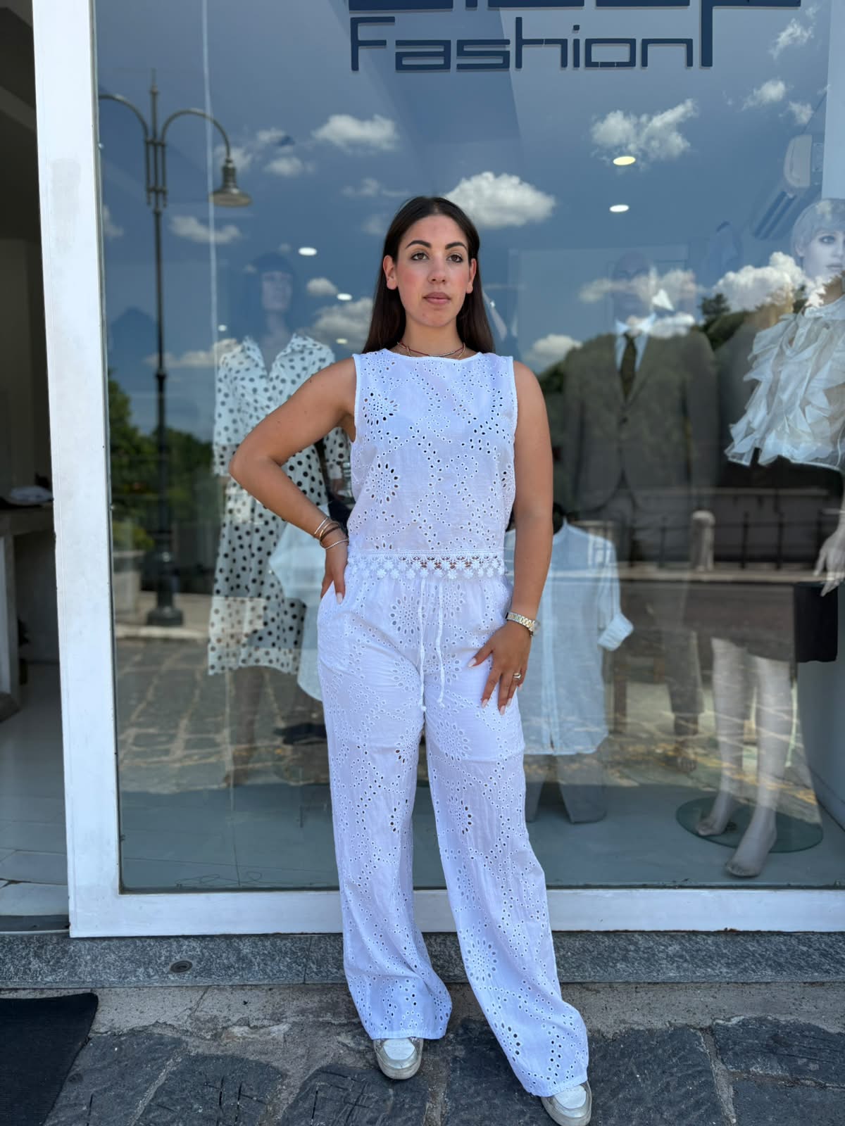 completo Donna con Gilet Corto in Pizzo San Gallo