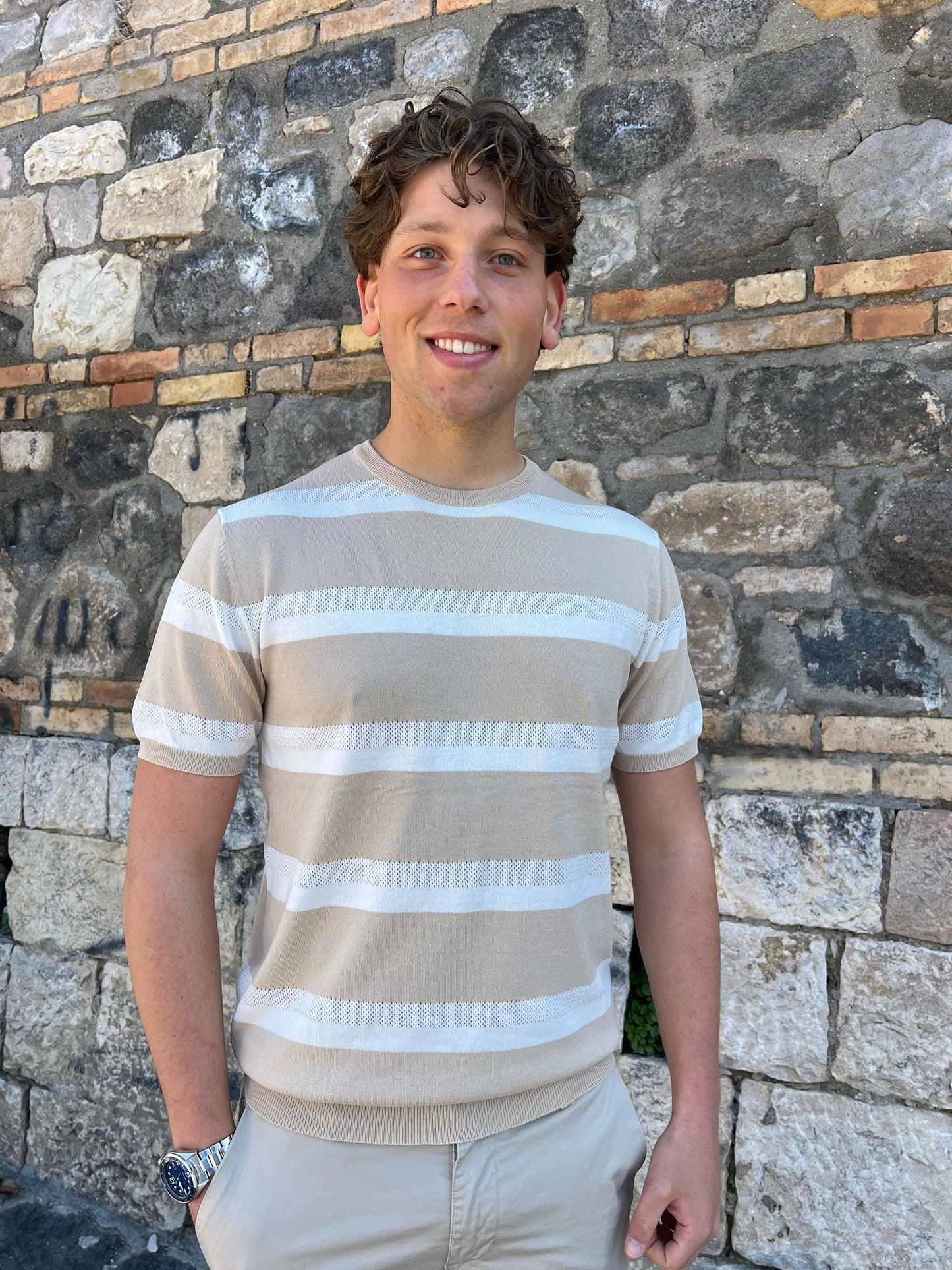 Maglia Girocollo Rigata Uomo Traforata – Stile e Freschezza Estiva