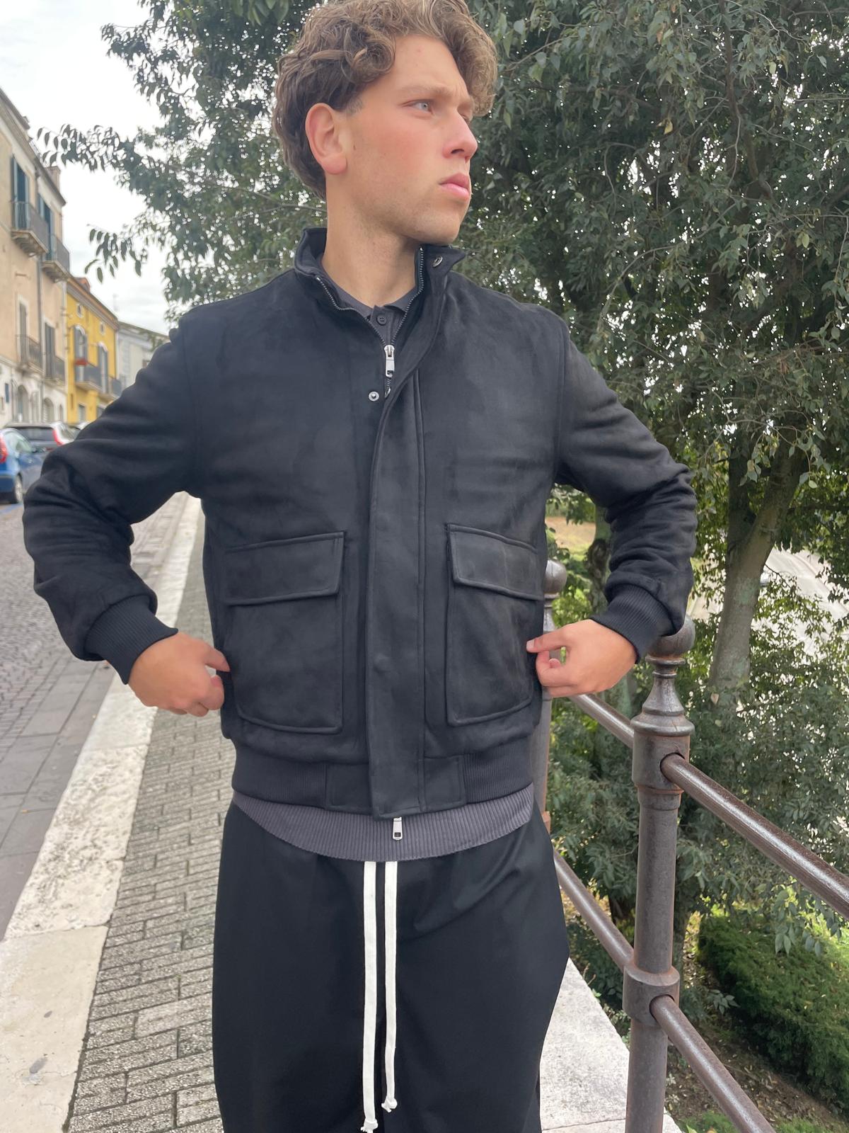 GIUBBOTTO UOMO IN ECO CAMOSCIO CON TASCHE