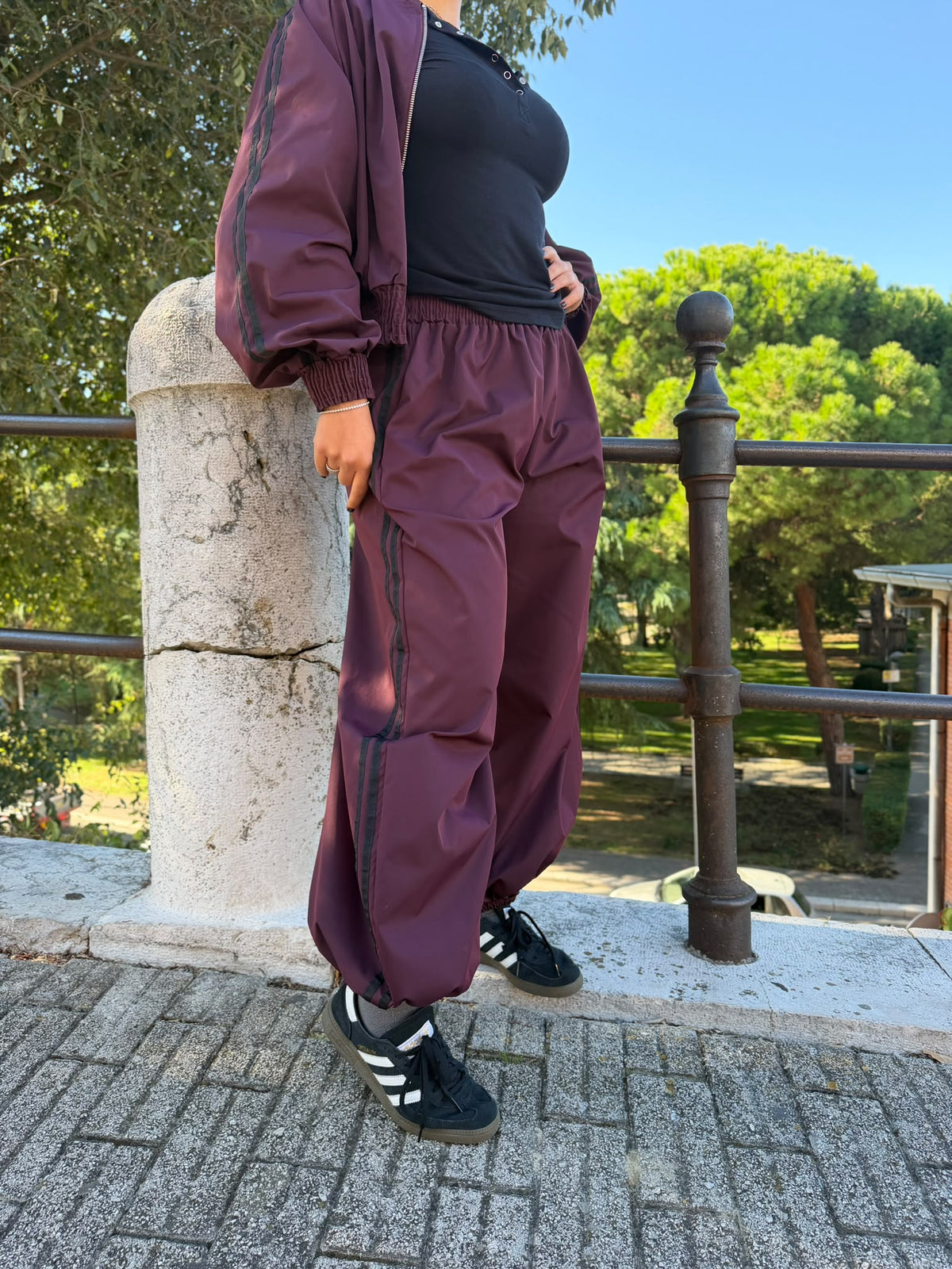 PANTALONE DONNA CON BANDA IN TESSUTO TECNICO