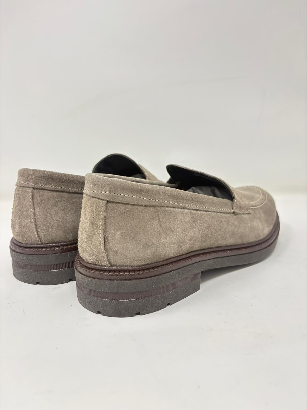 Mocassino College in Pelle Scamosciata con Fondo Vibram – Made in Italy