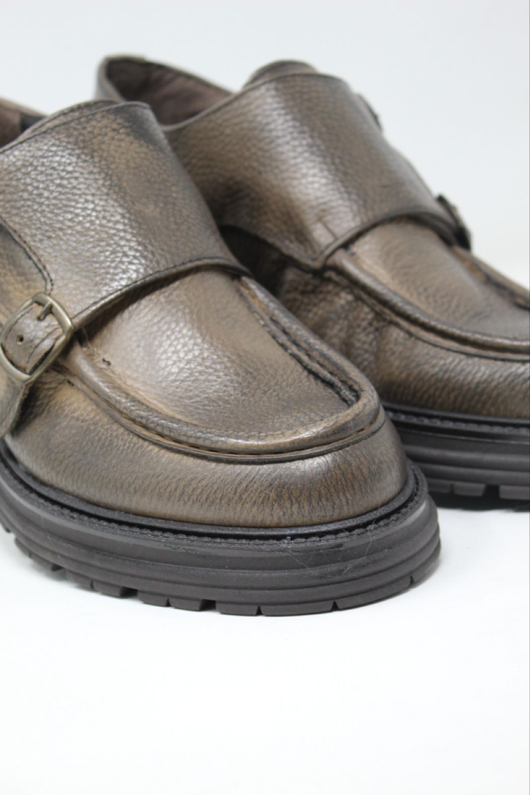 Mocassino uomo doppia fibbia  in vera pelle bottalata effetto vintage made in Italy fondo vibram