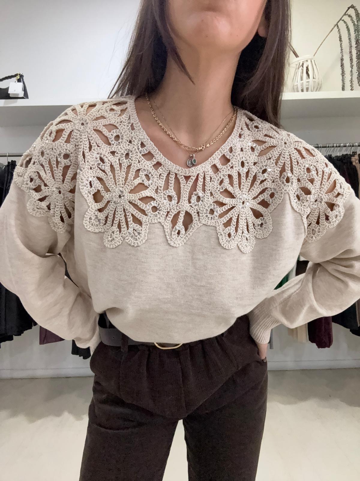 Maglia ricami e strass